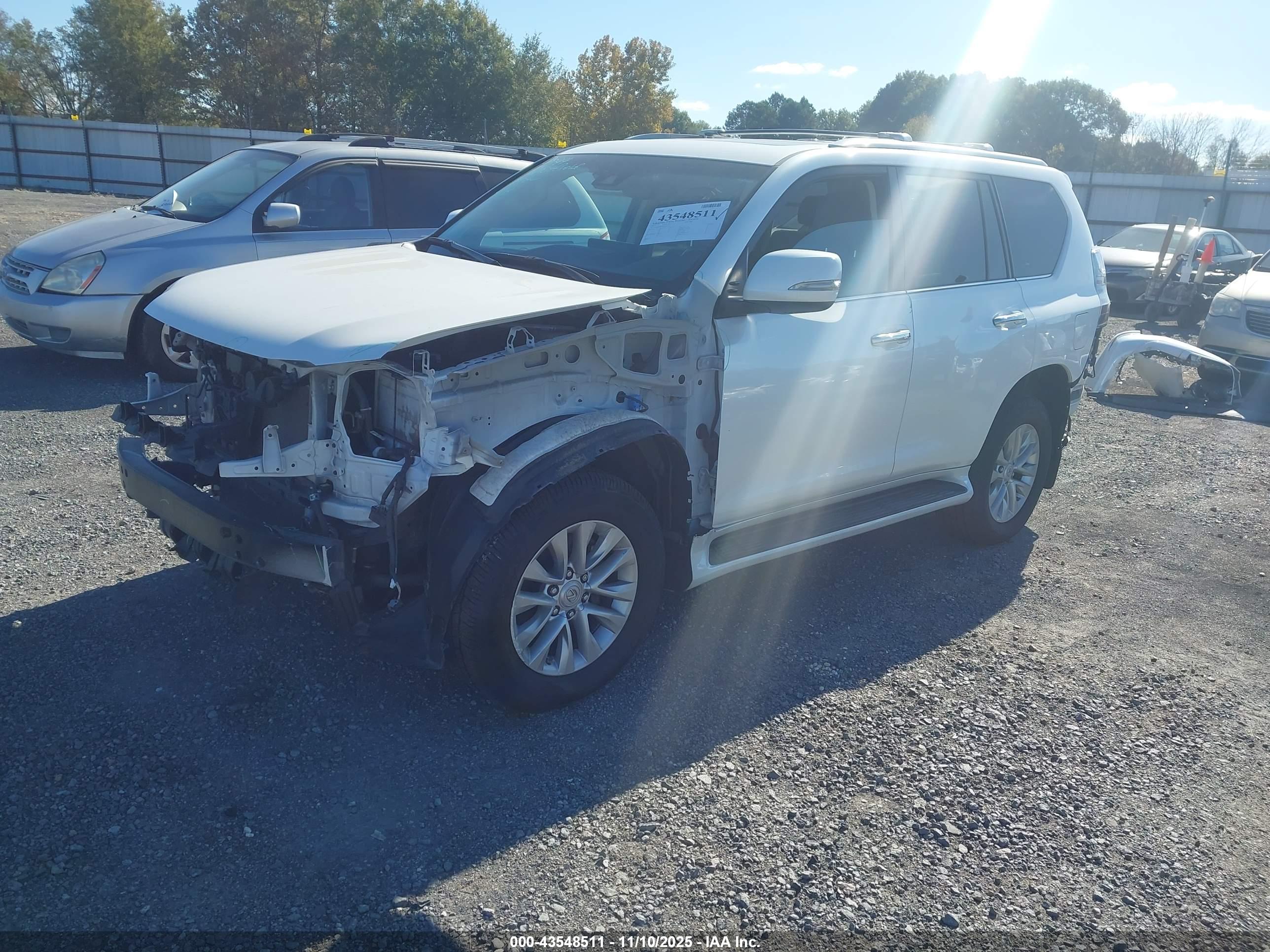LEXUS GX image 2