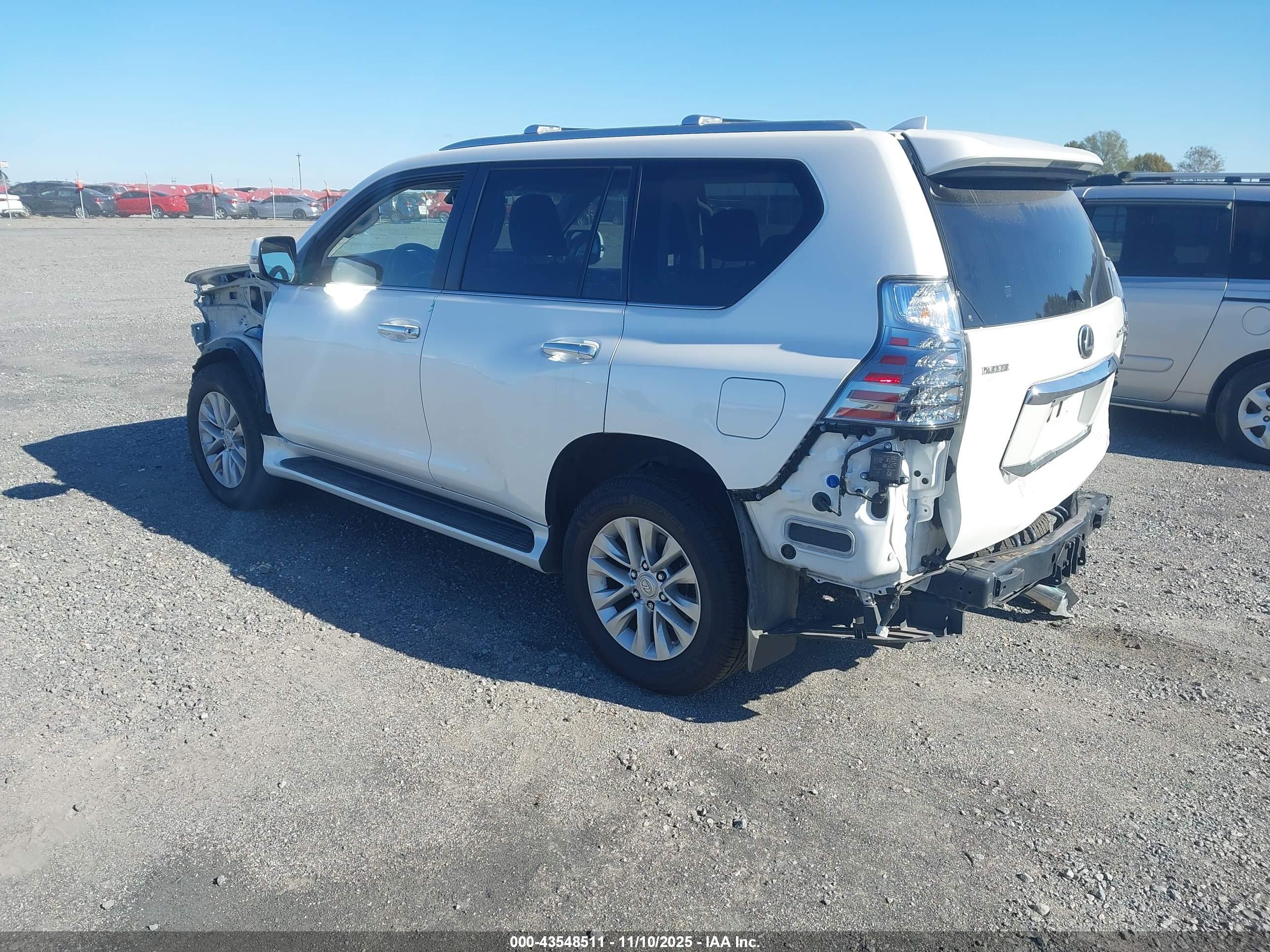 LEXUS GX image 3