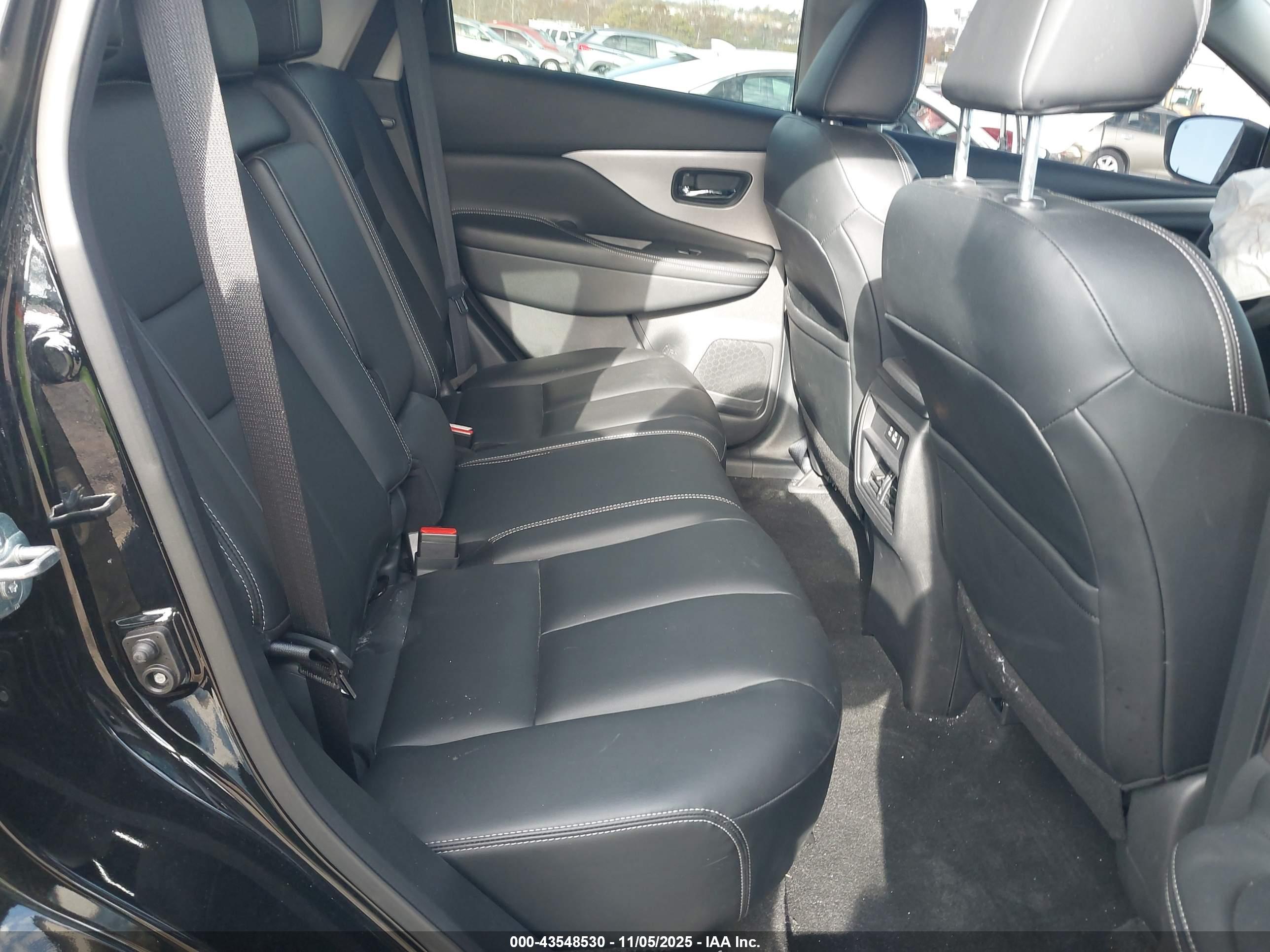 NISSAN MURANO image 8
