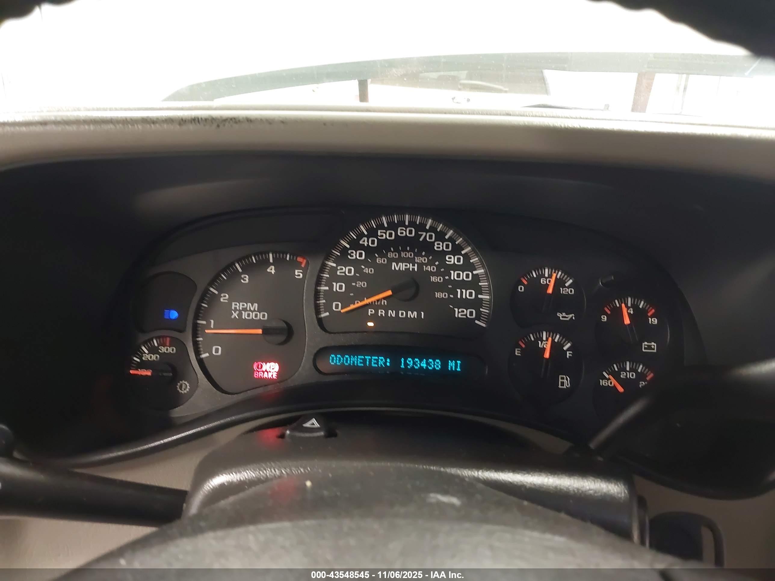 CHEVROLET SILVERADO image 7