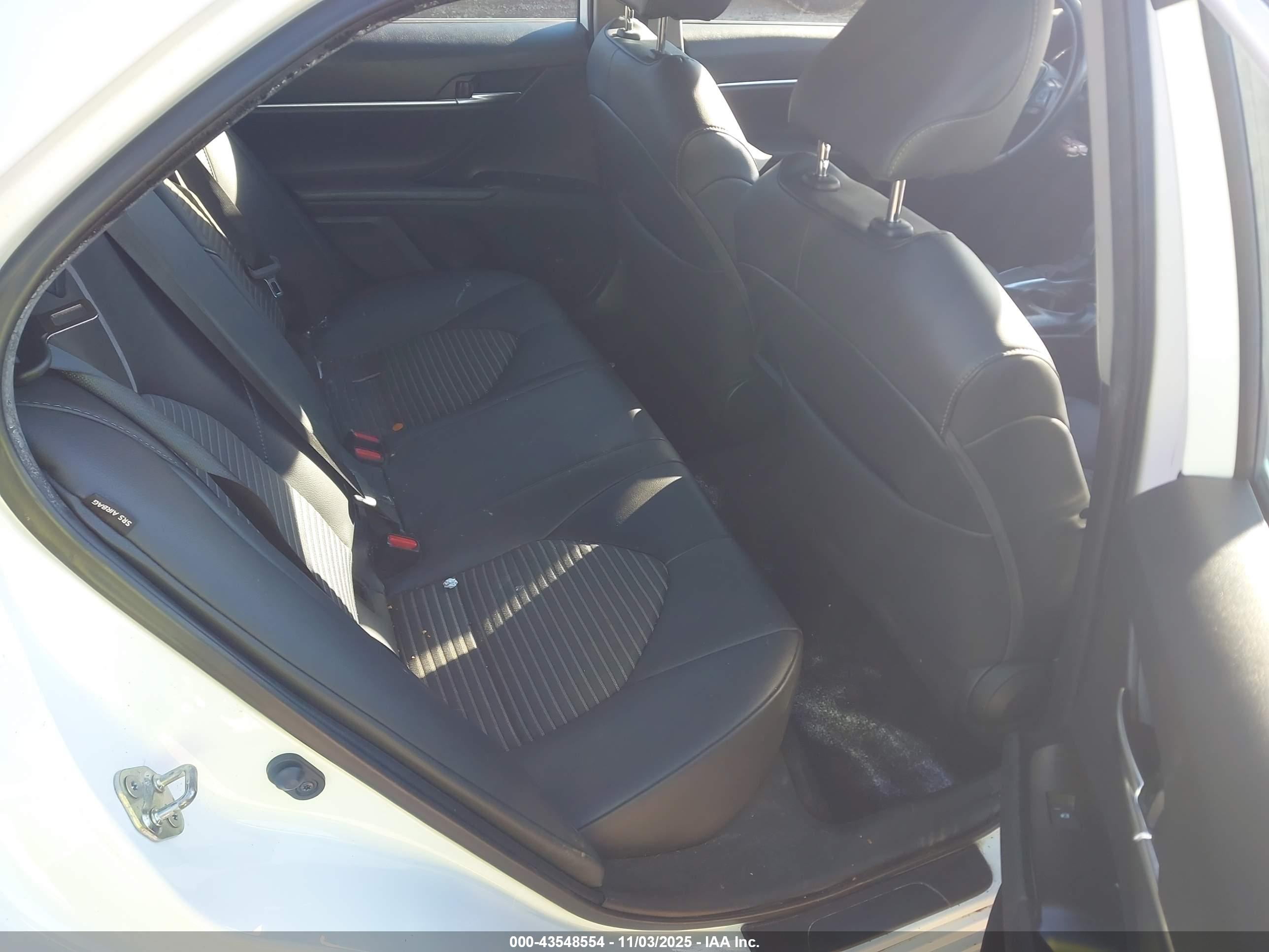 TOYOTA CAMRY image 8