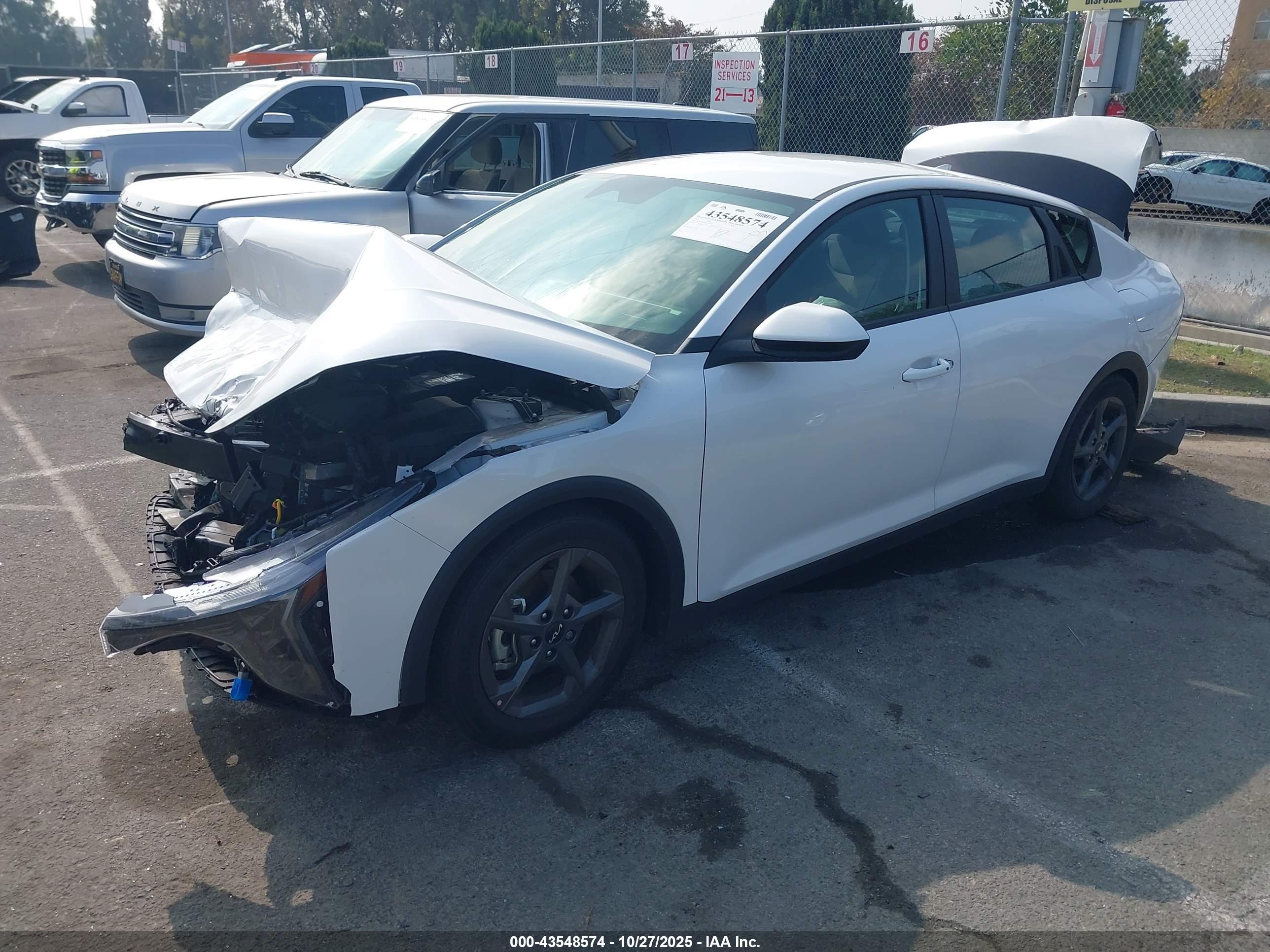 KIA K4 image 2