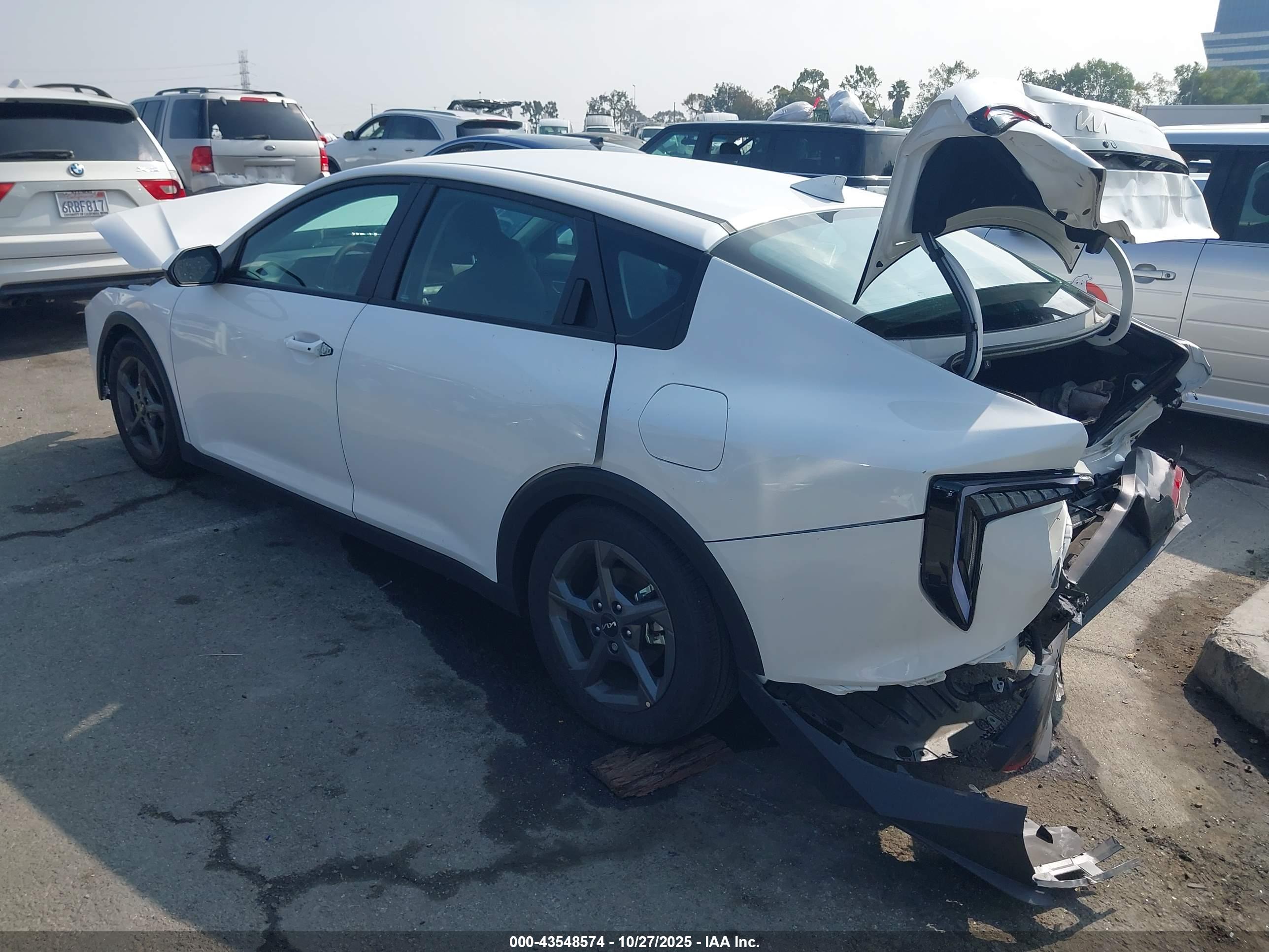 KIA K4 image 3