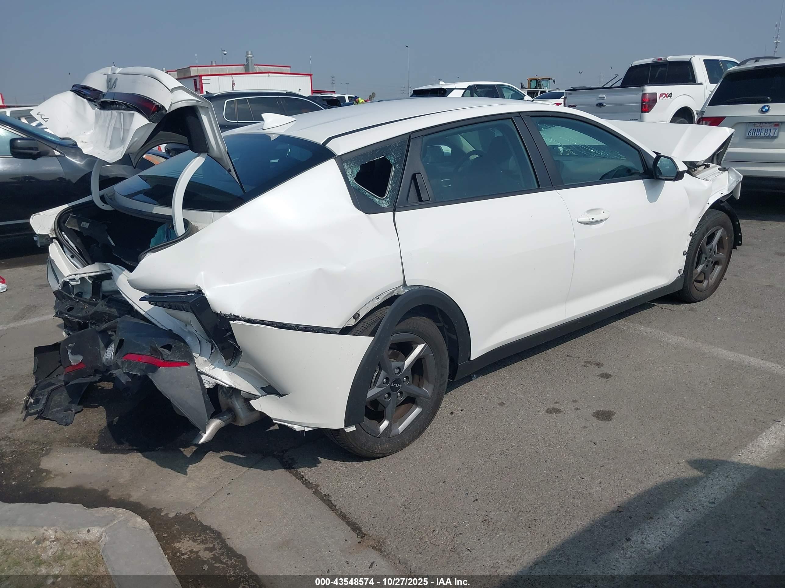 KIA K4 image 4