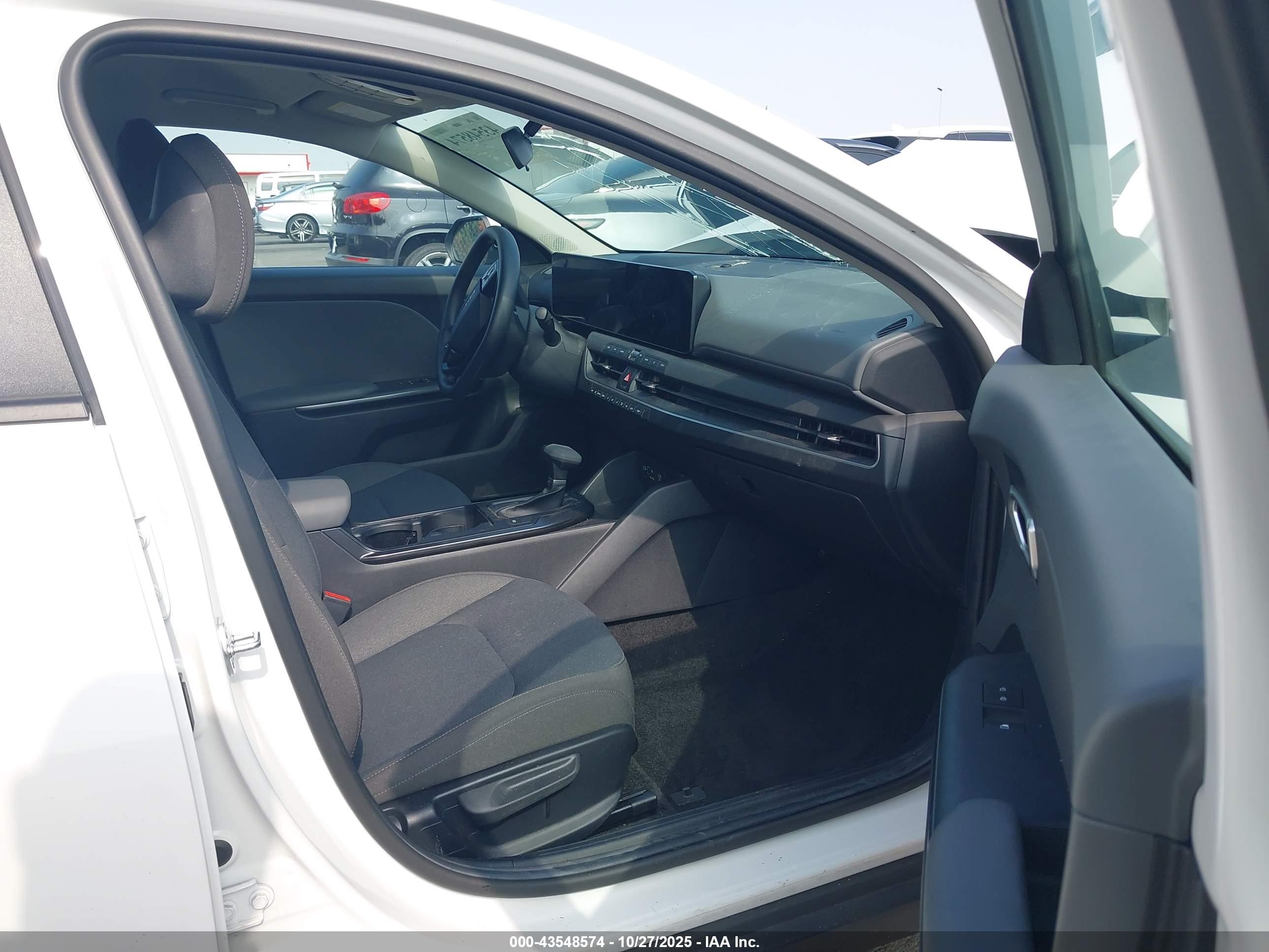 KIA K4 image 5