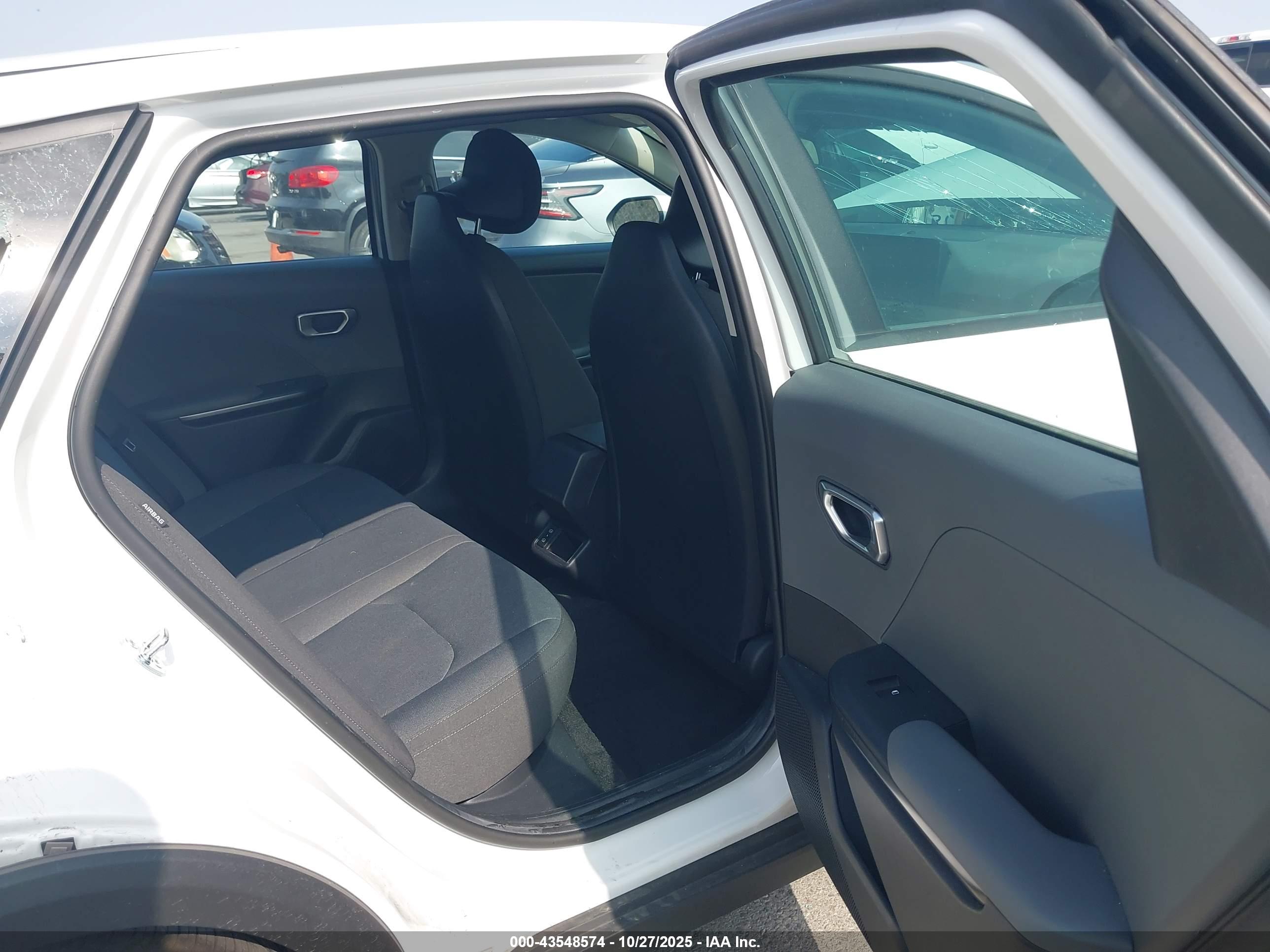 KIA K4 image 8
