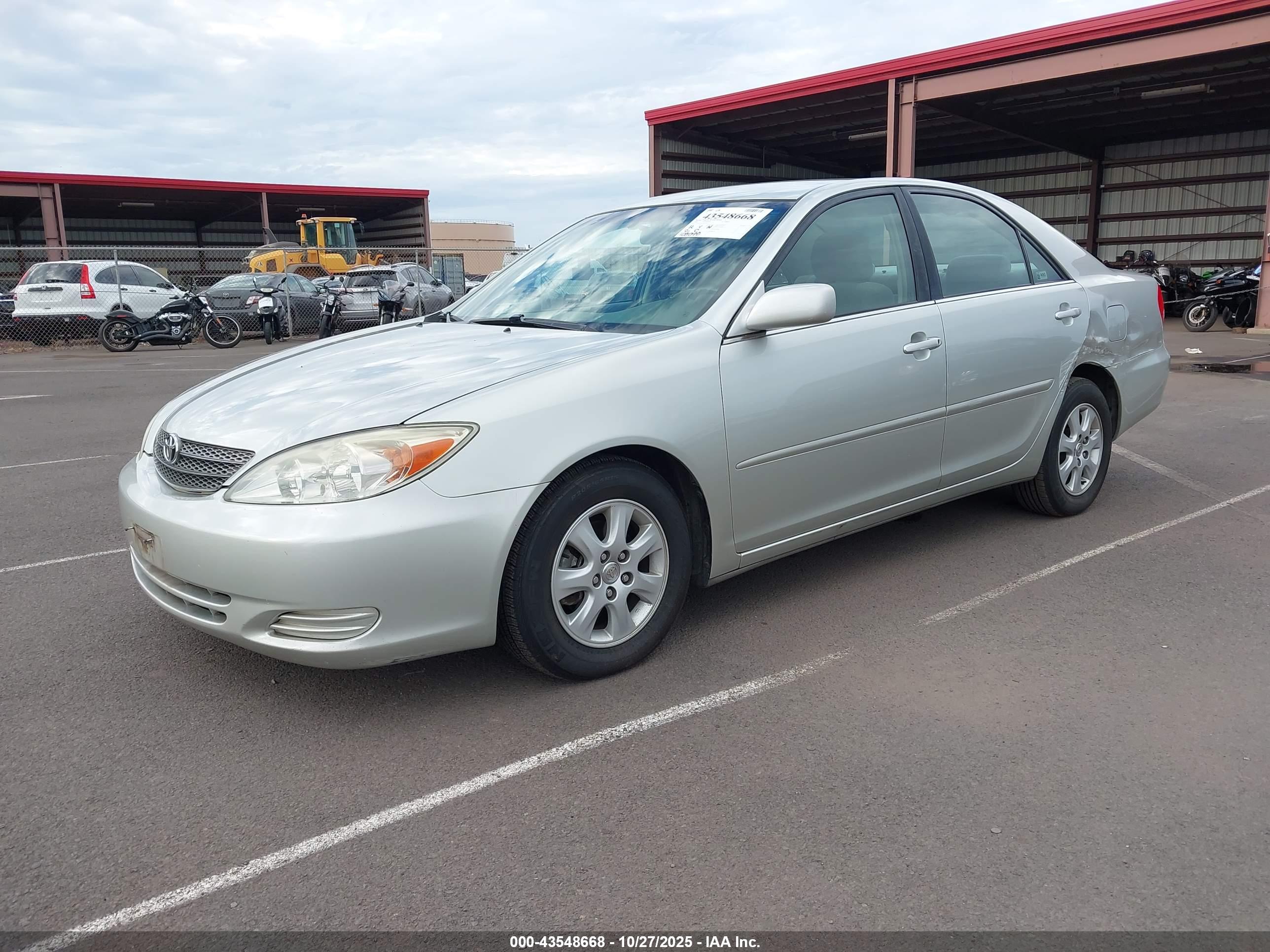 TOYOTA CAMRY image 2