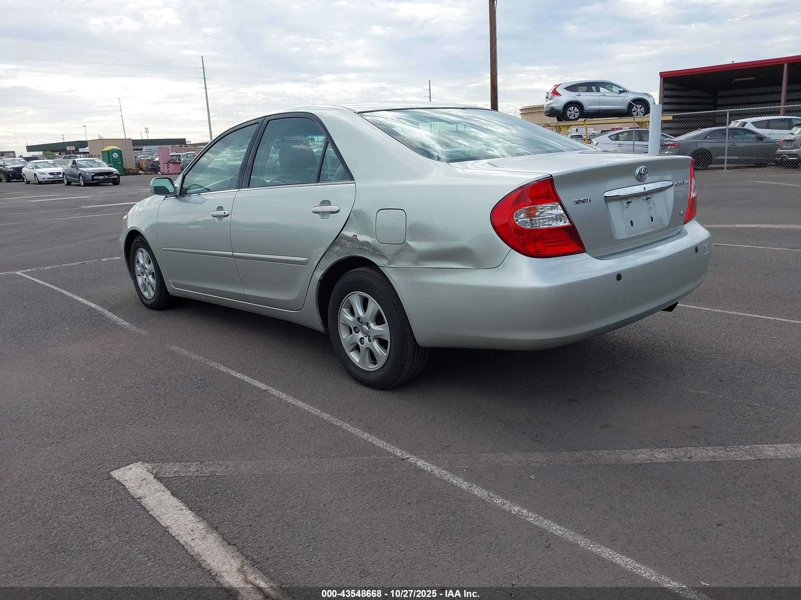 TOYOTA CAMRY image 3