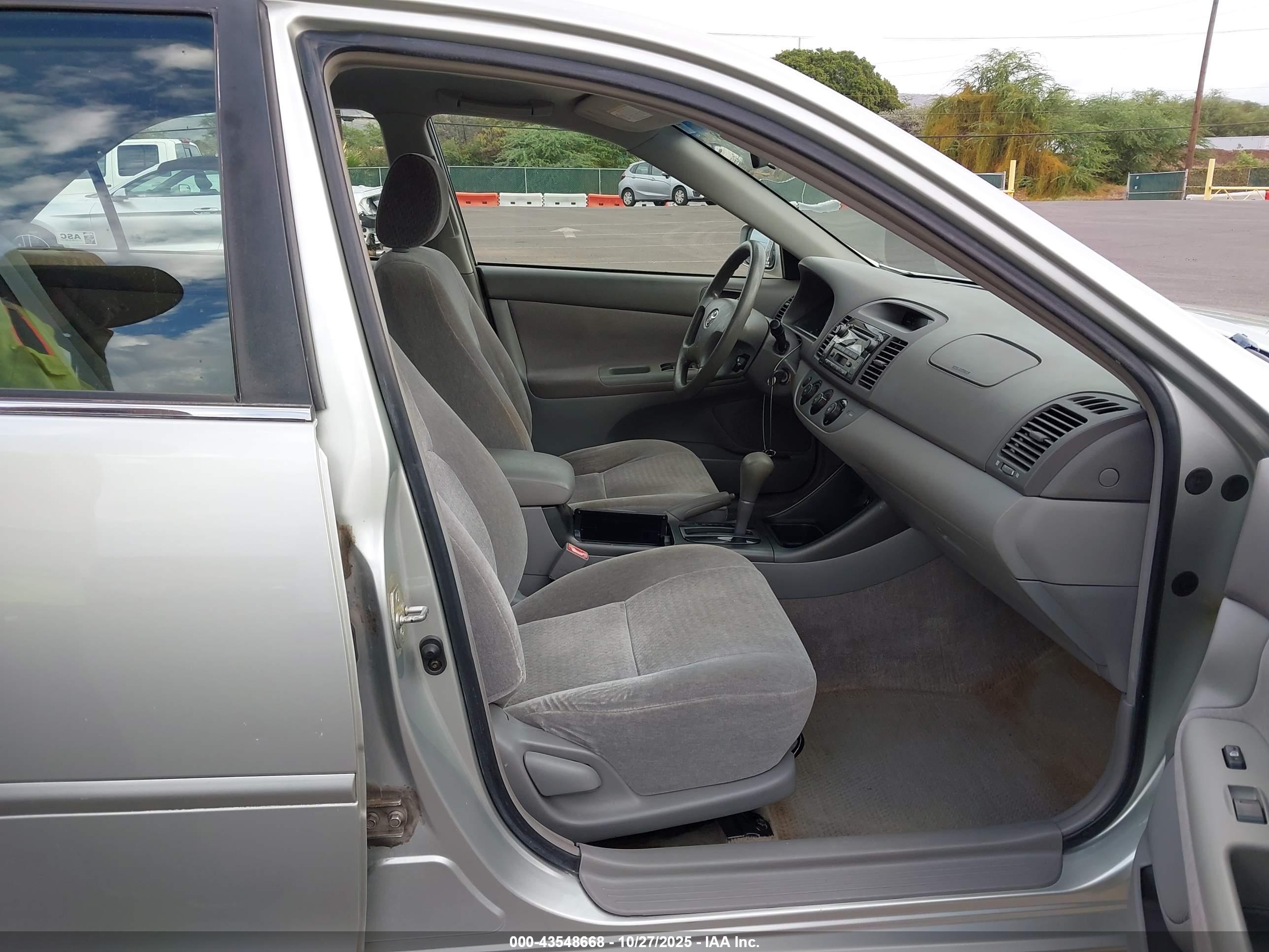 TOYOTA CAMRY image 5