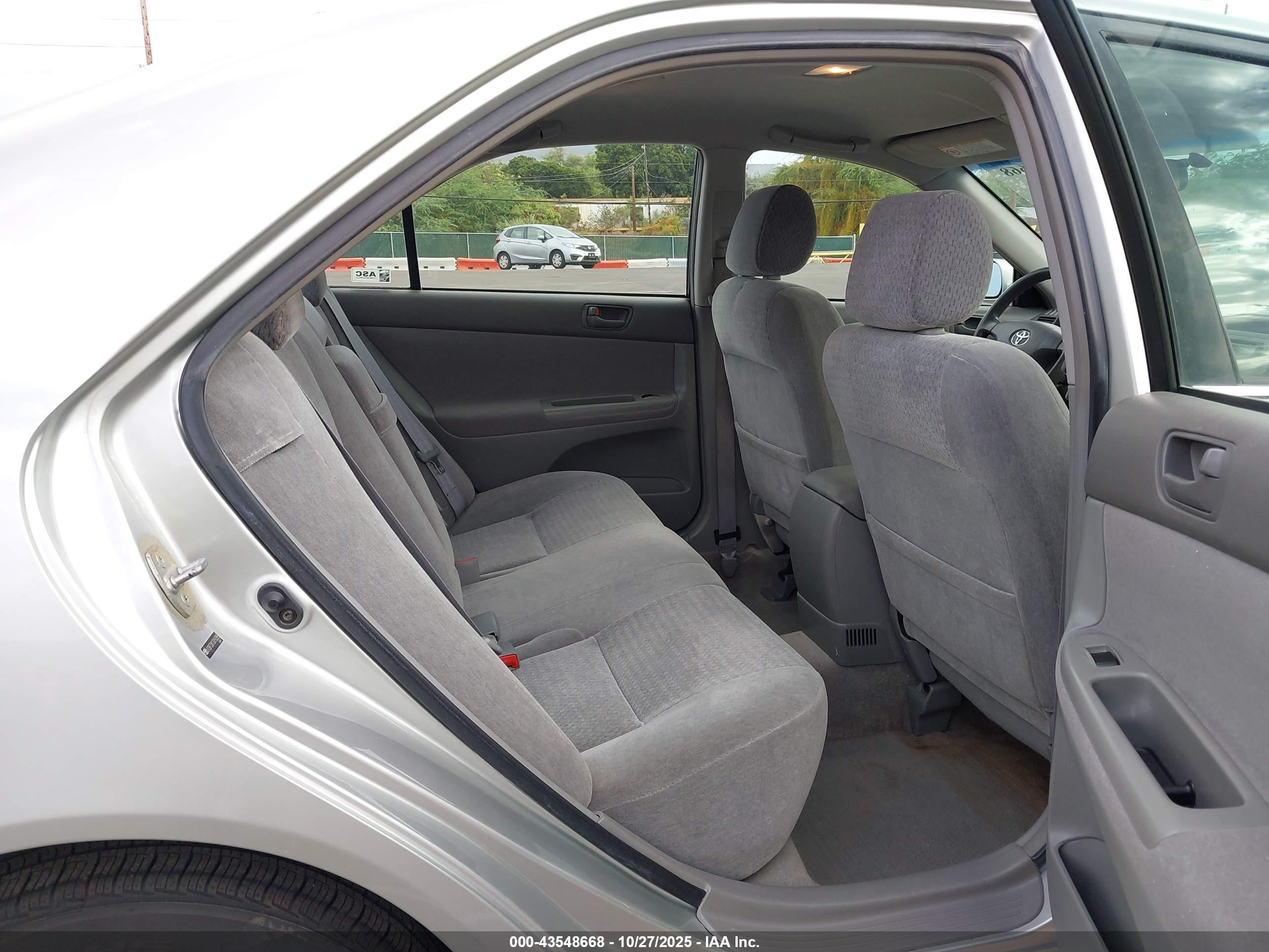 TOYOTA CAMRY image 8