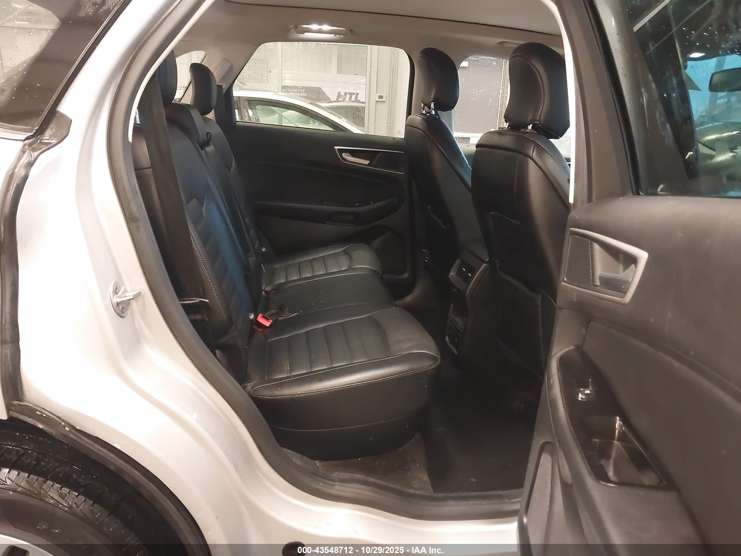 FORD EDGE image 8