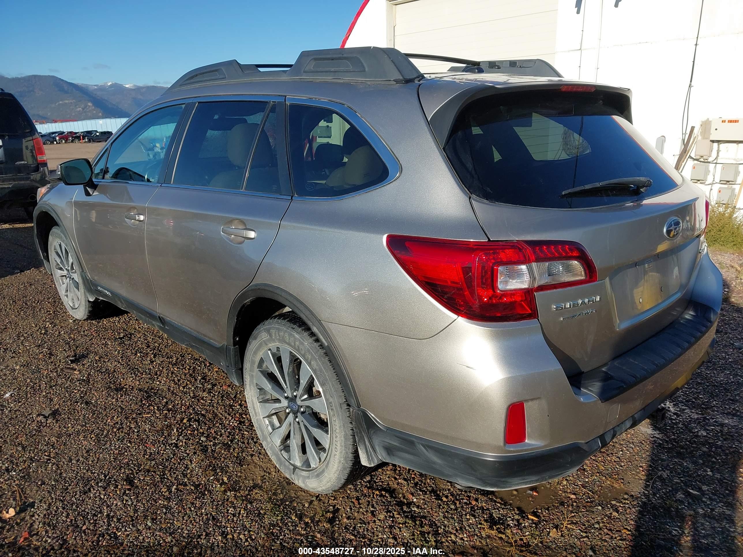 SUBARU OUTBACK image 3