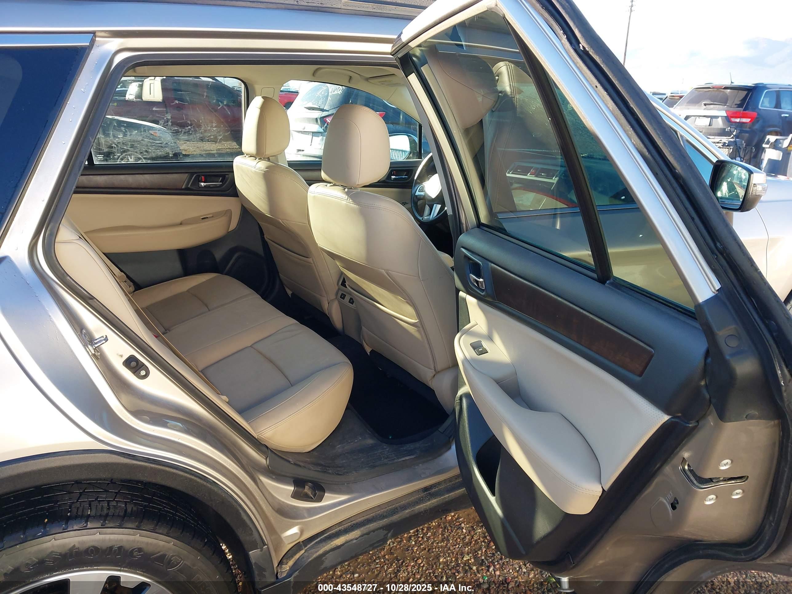 SUBARU OUTBACK image 8