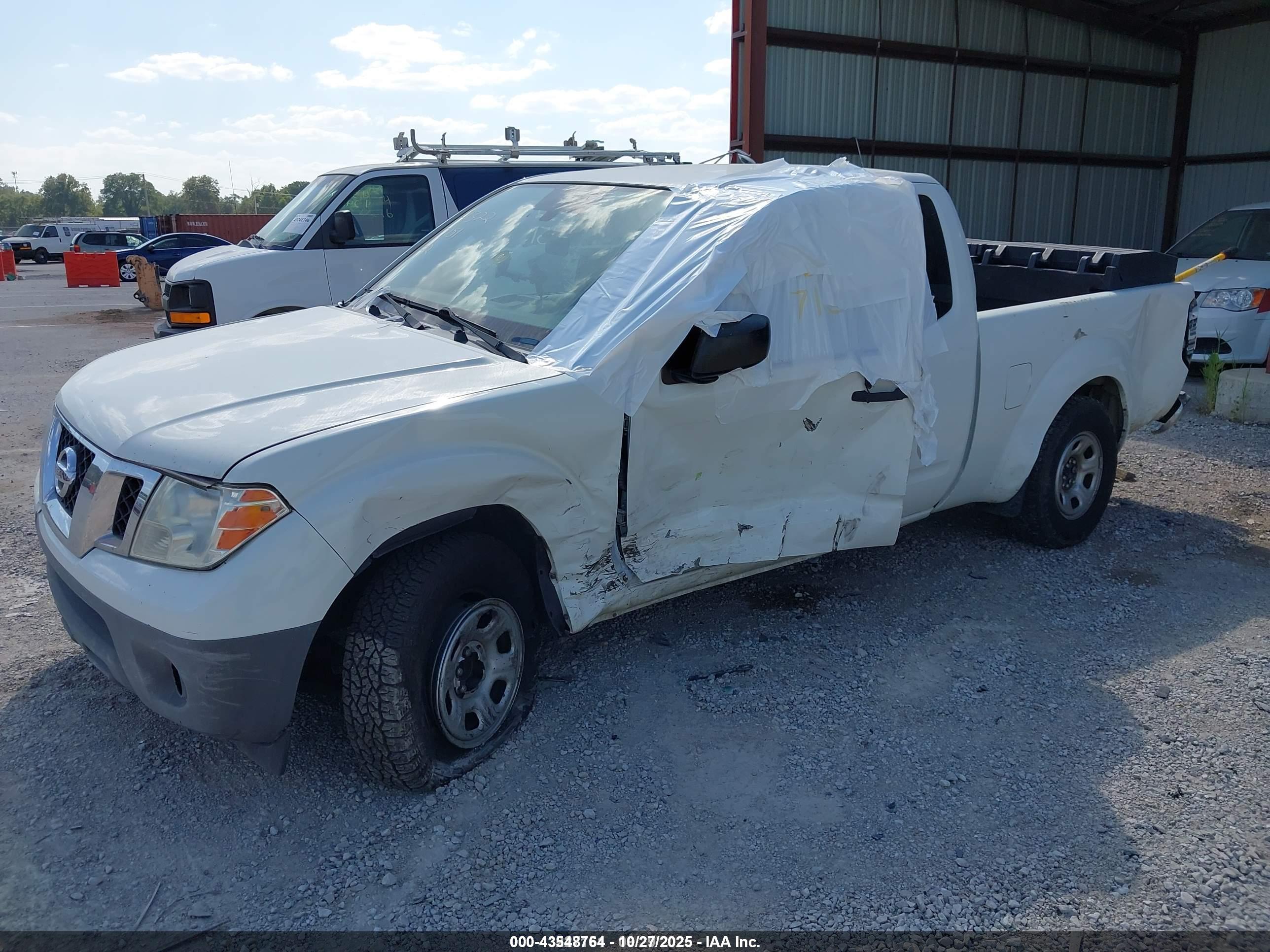 NISSAN FRONTIER image 2