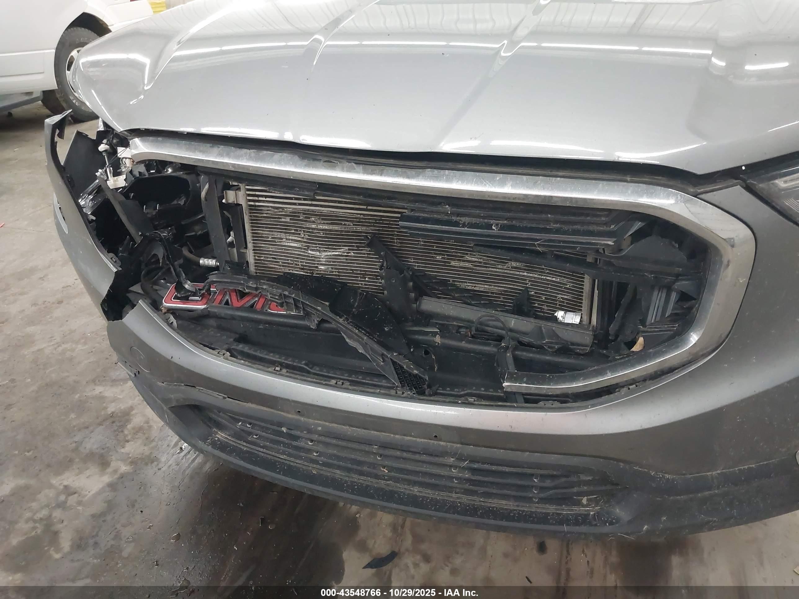 GMC TERRAIN image 6