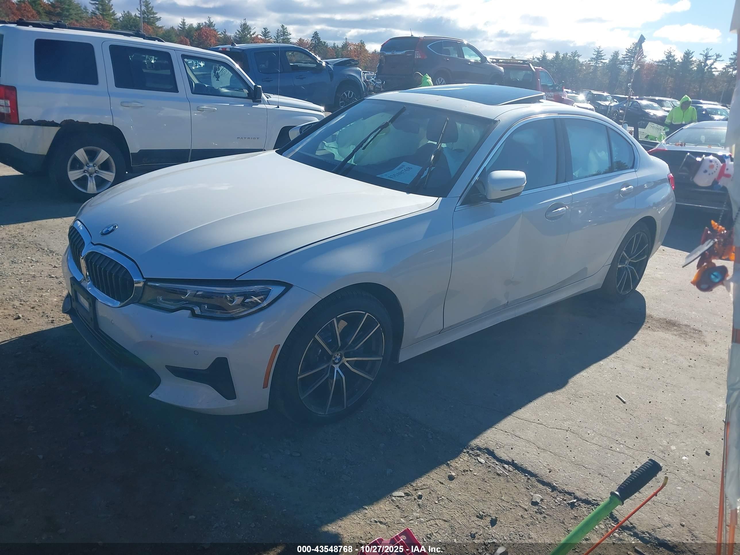 BMW 330I image 2