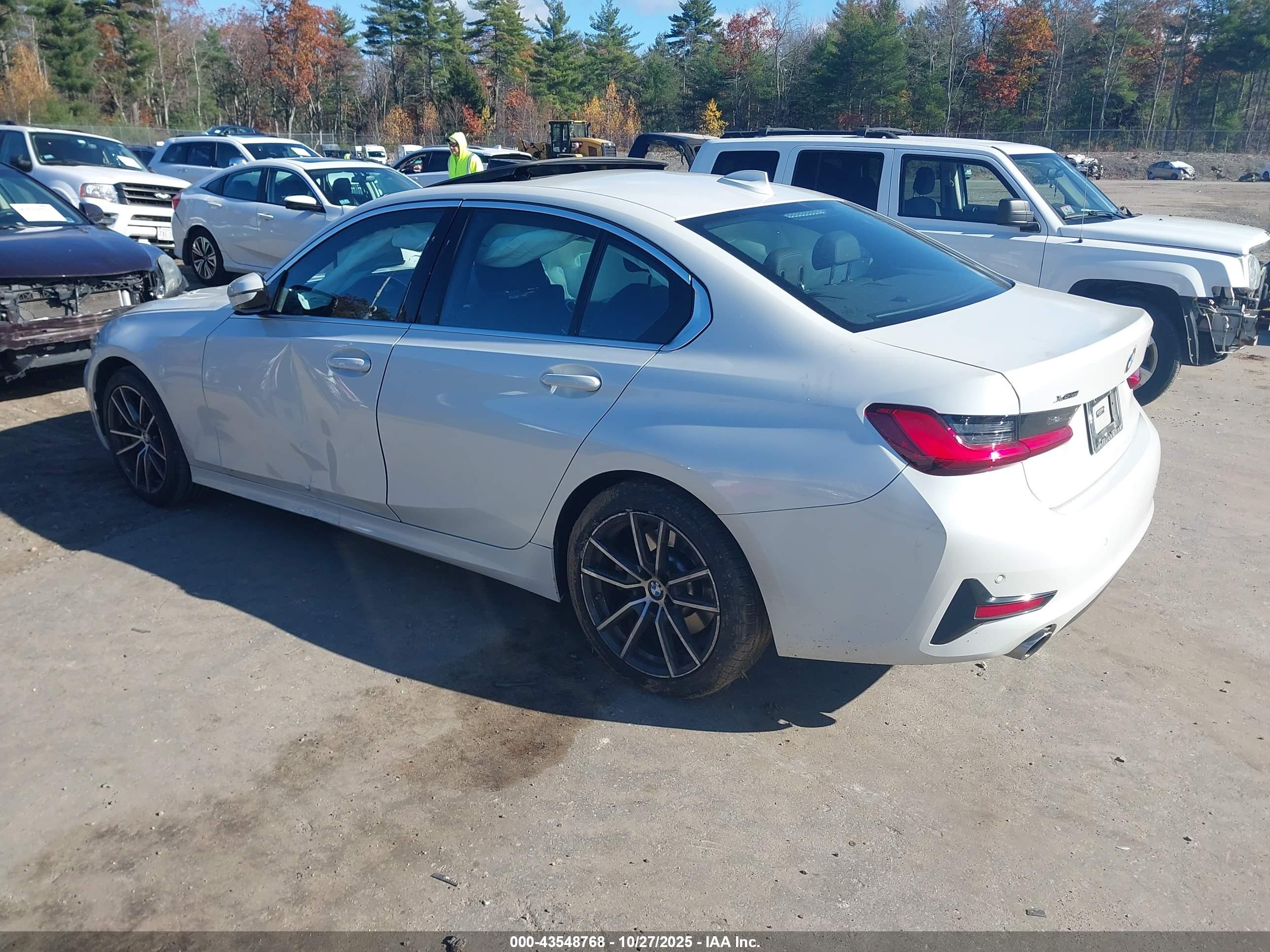 BMW 330I image 3