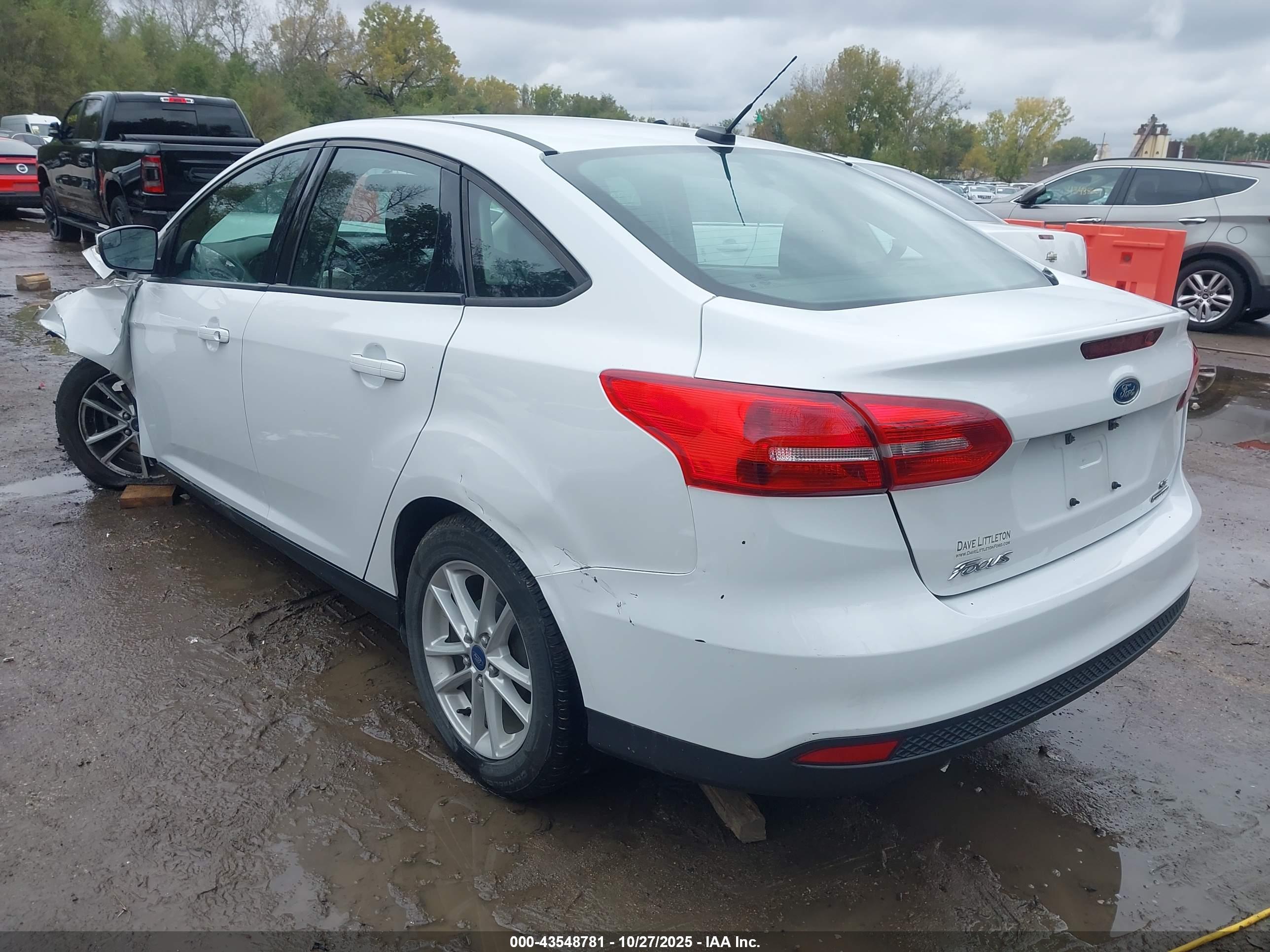 FORD FOCUS image 3