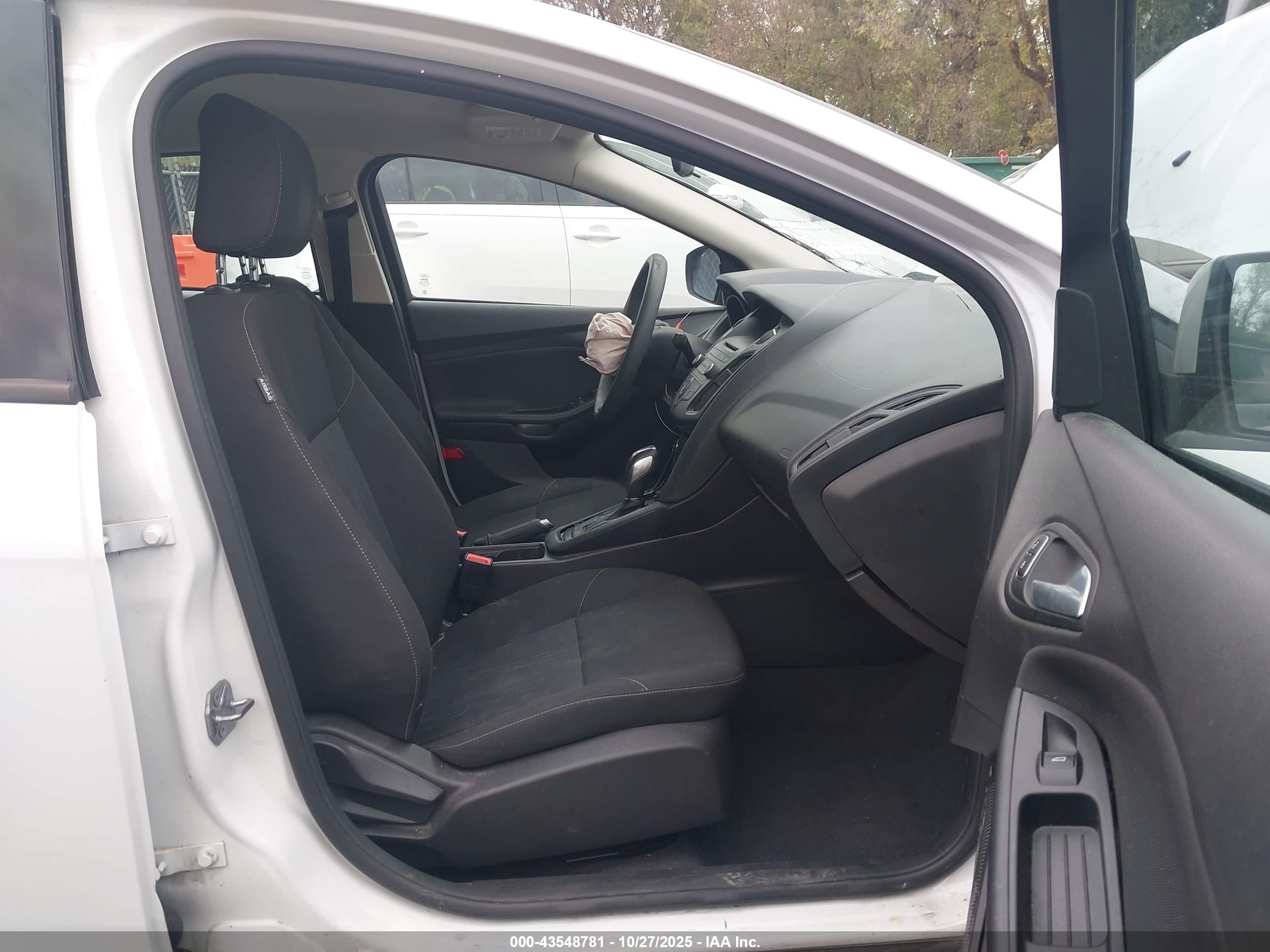FORD FOCUS image 5
