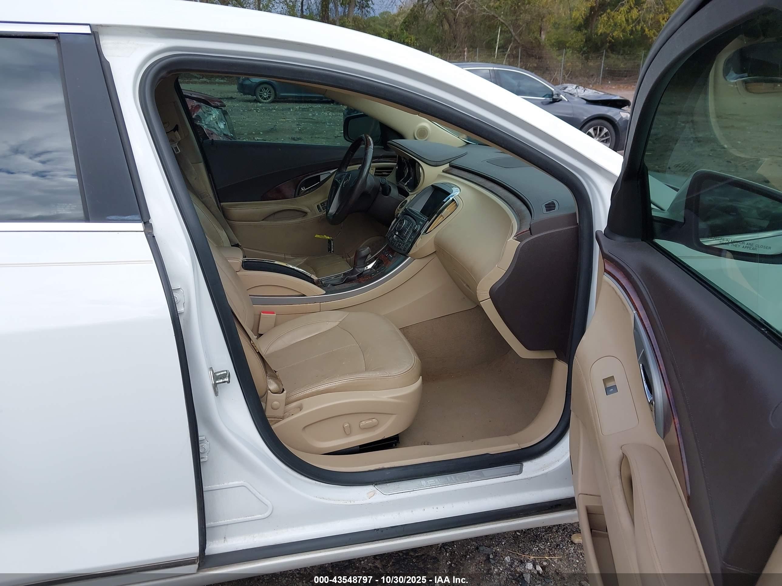 BUICK LACROSSE image 5
