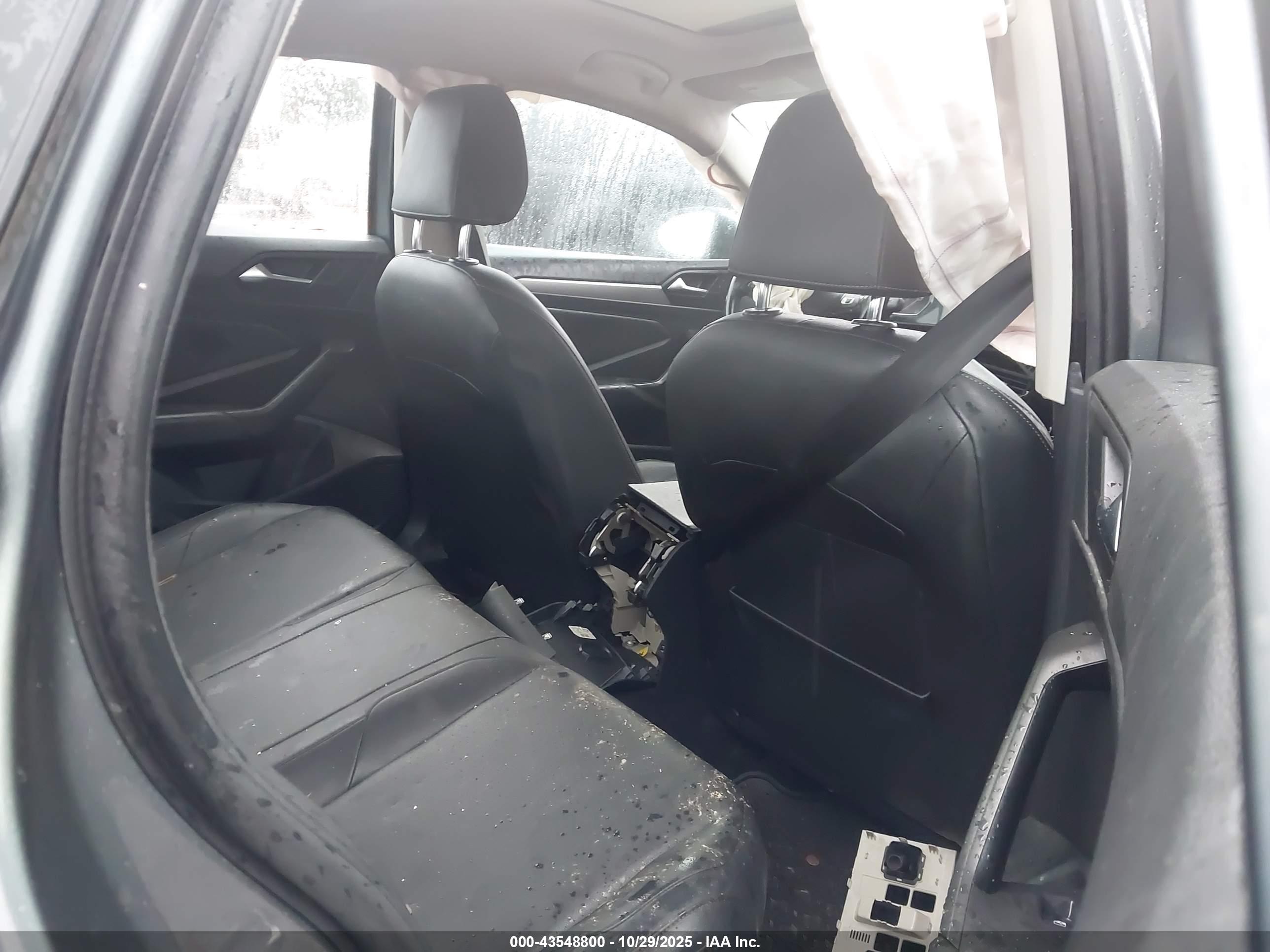 VOLKSWAGEN JETTA image 8
