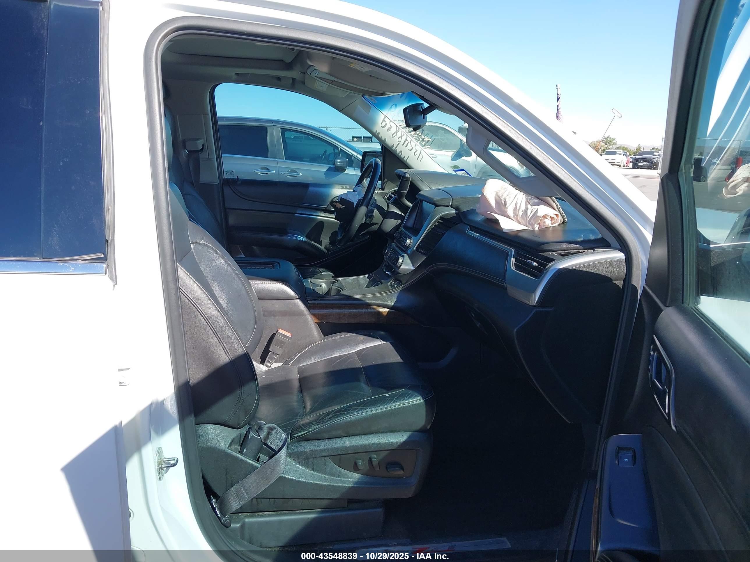CHEVROLET SUBURBAN image 5