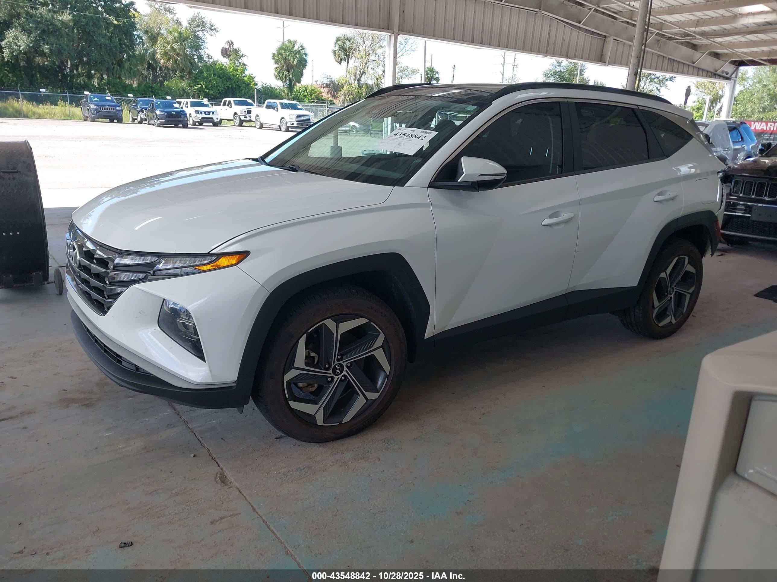HYUNDAI TUCSON image 2