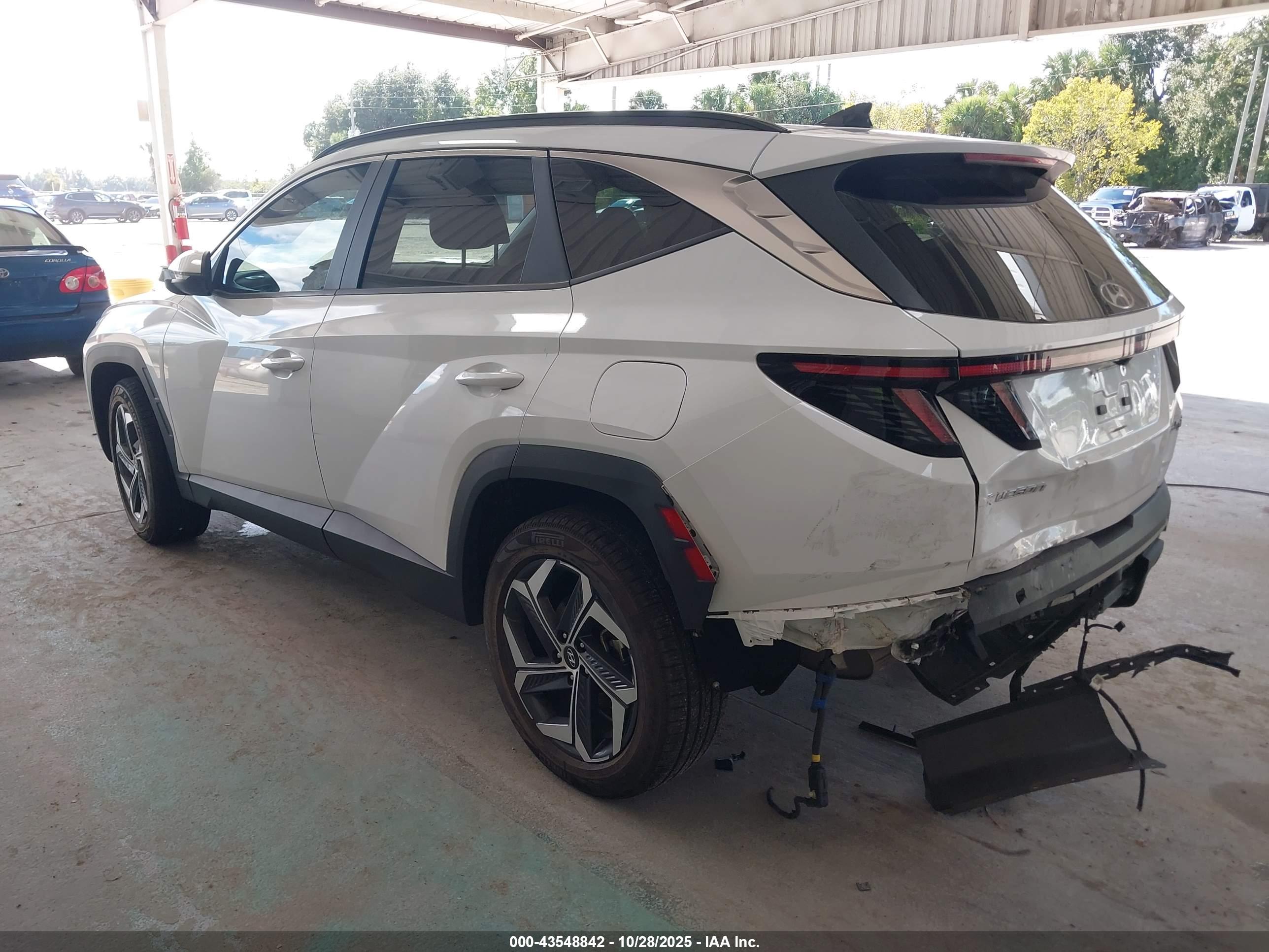 HYUNDAI TUCSON image 3
