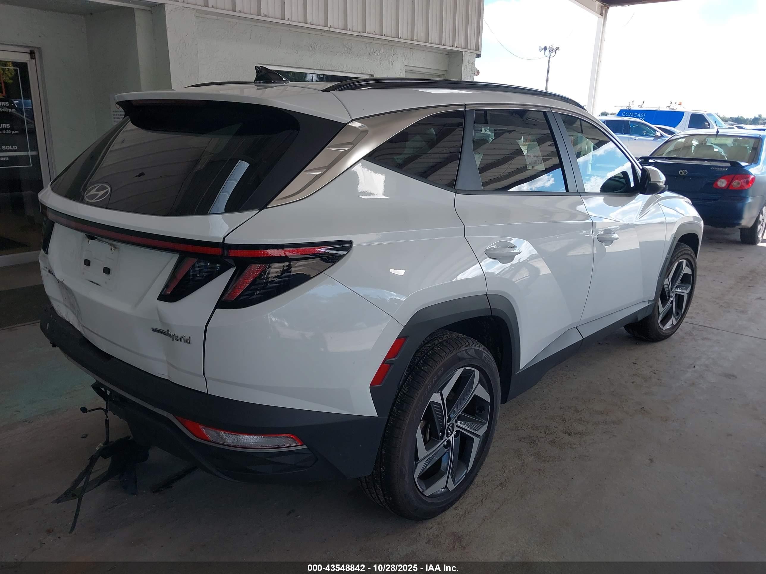 HYUNDAI TUCSON image 4