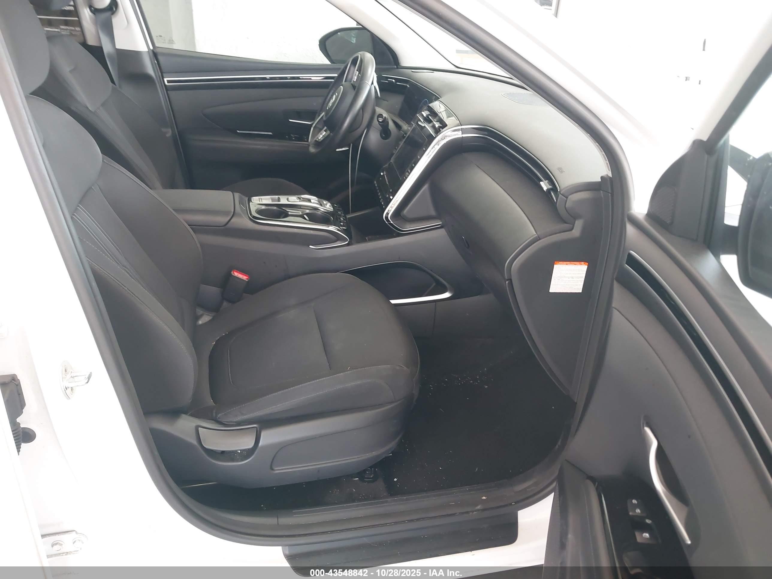 HYUNDAI TUCSON image 5