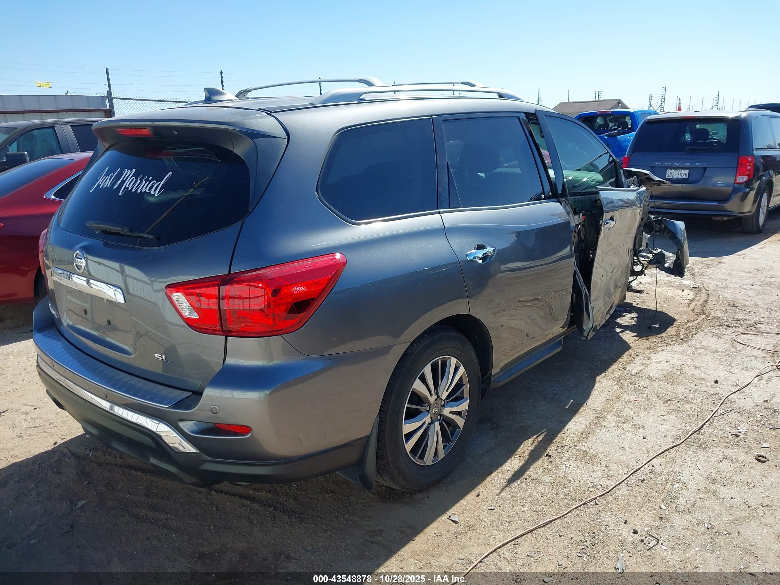NISSAN PATHFINDER image 4
