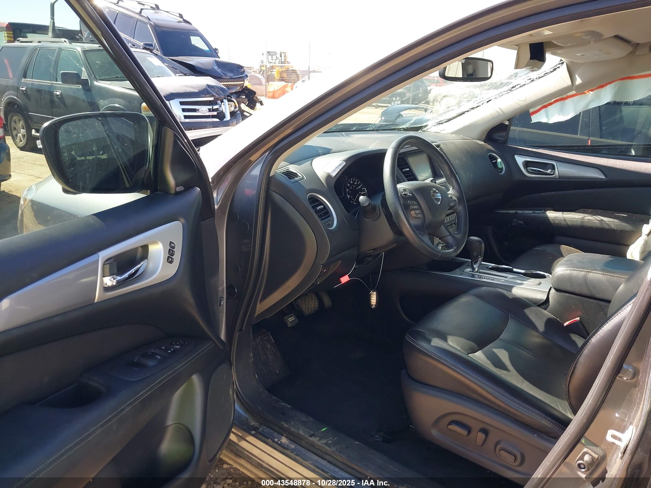 NISSAN PATHFINDER image 5