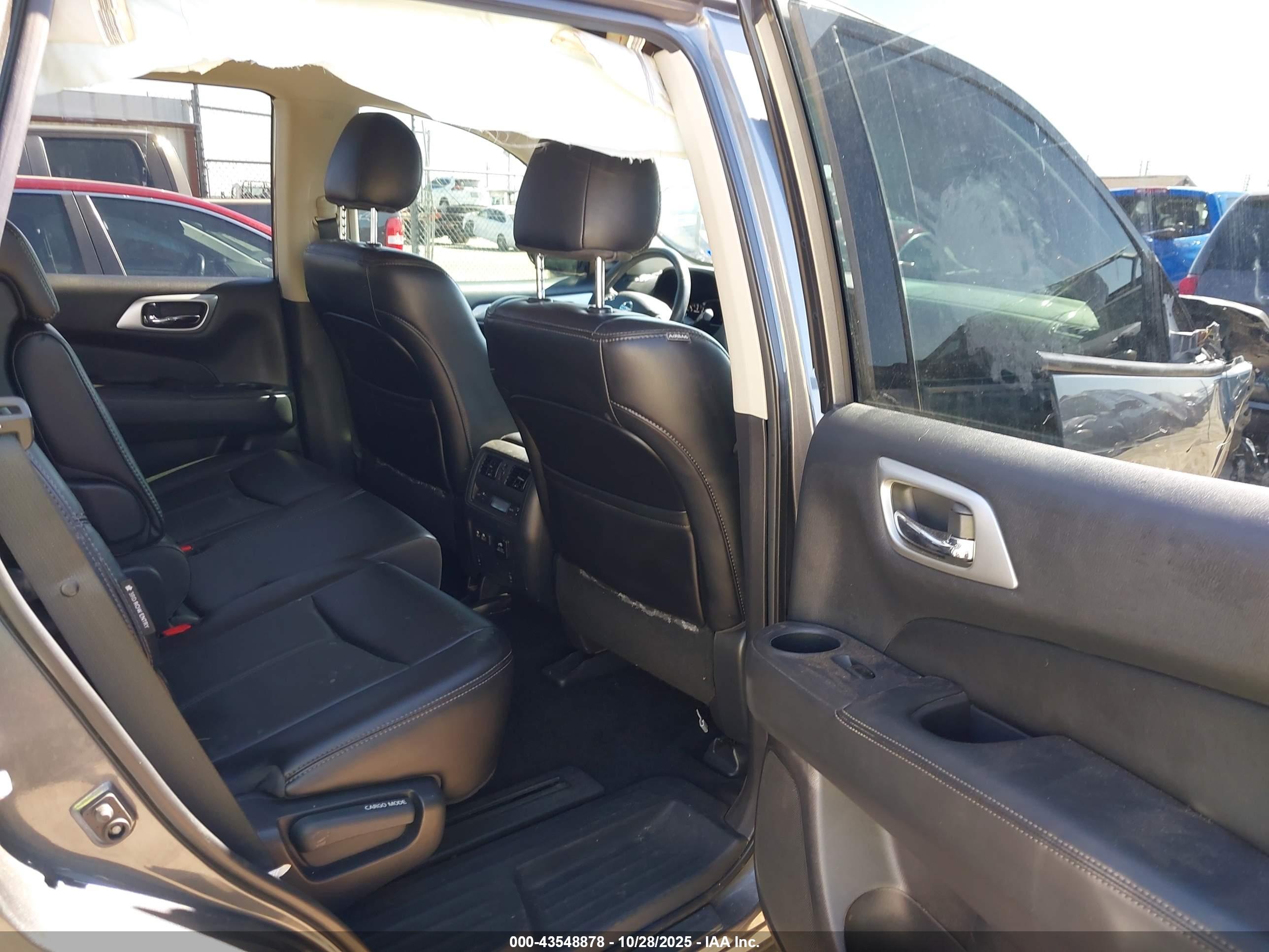 NISSAN PATHFINDER image 8