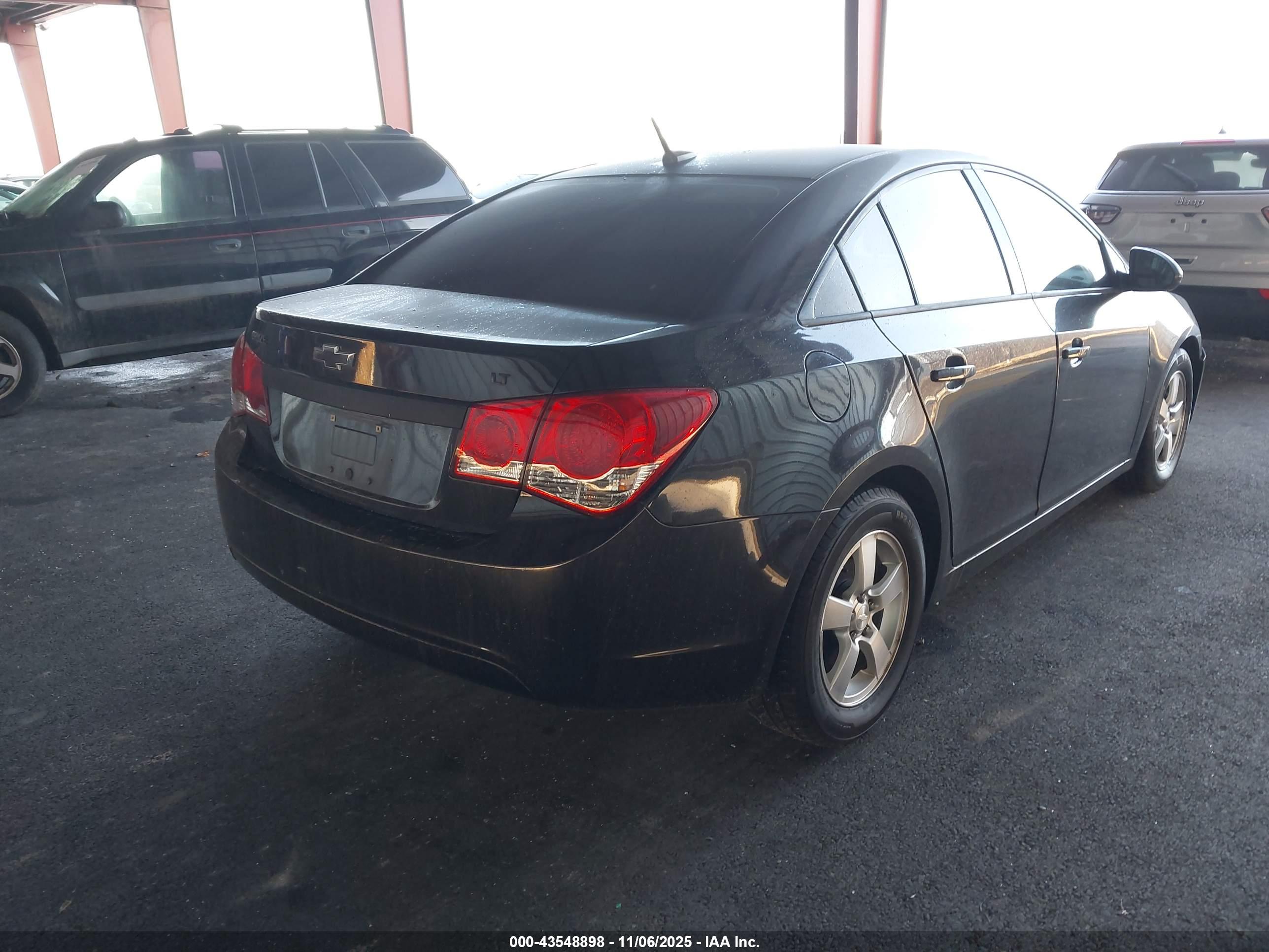 CHEVROLET CRUZE image 4
