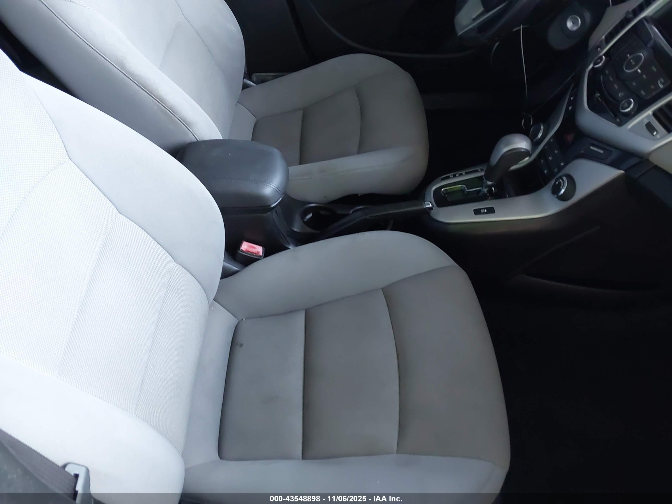 CHEVROLET CRUZE image 5