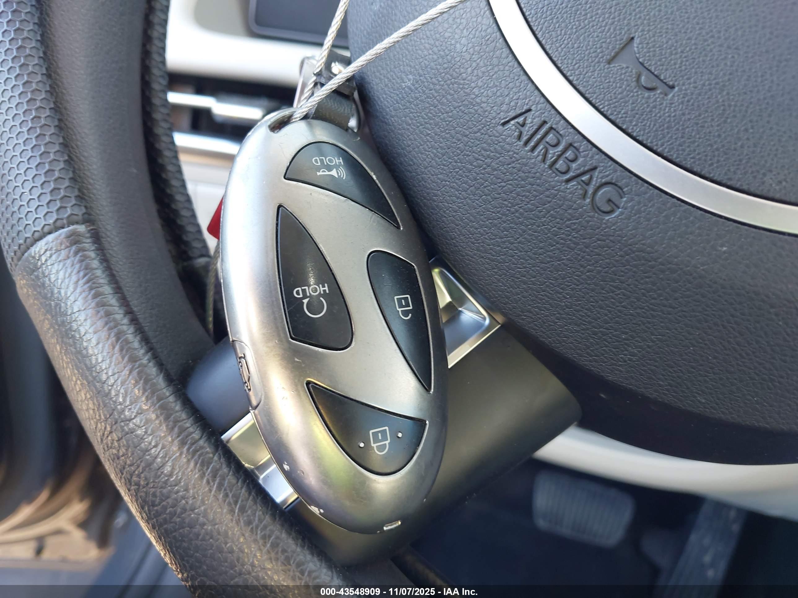 HYUNDAI TUCSON image 11