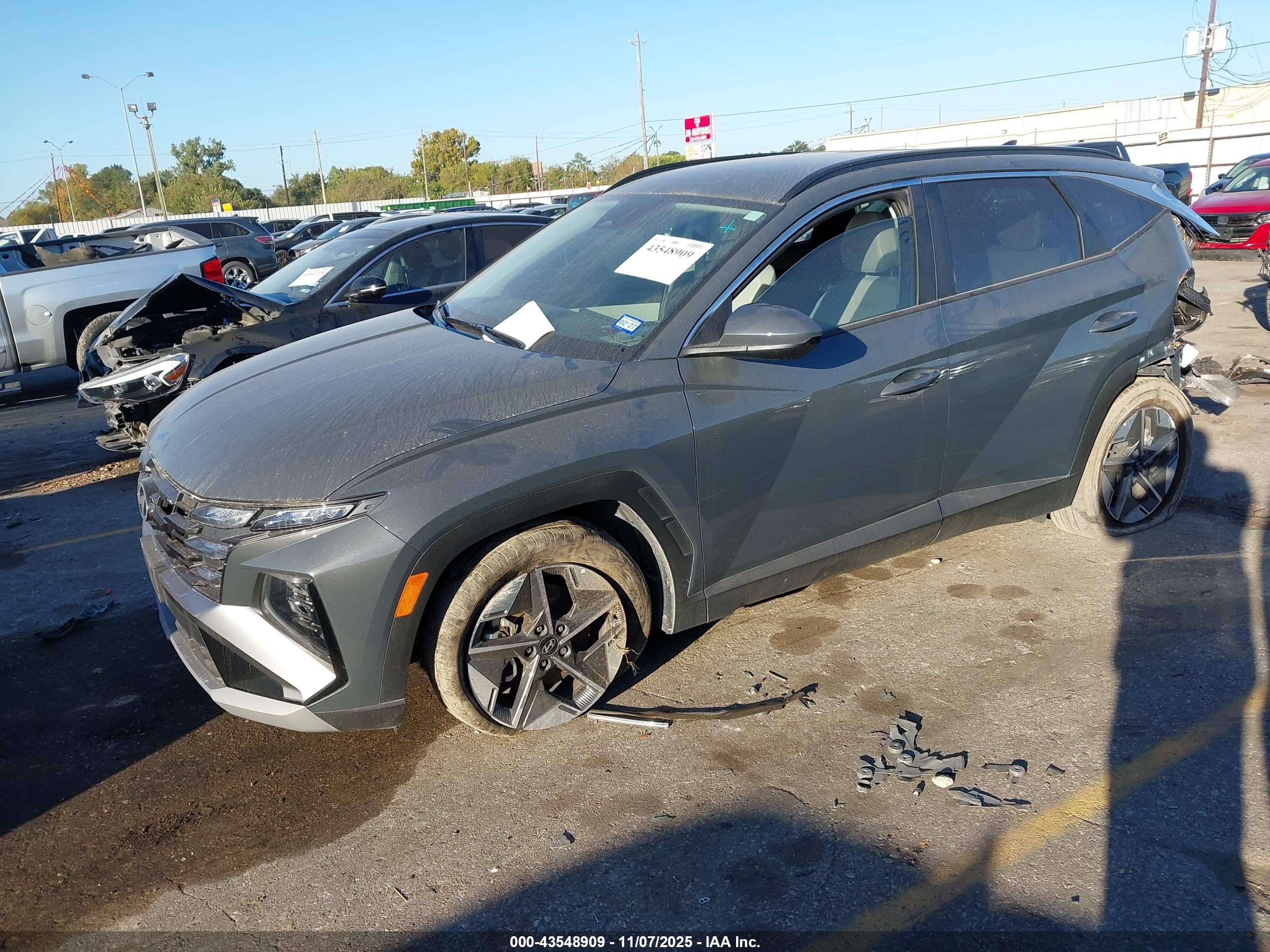 HYUNDAI TUCSON image 2