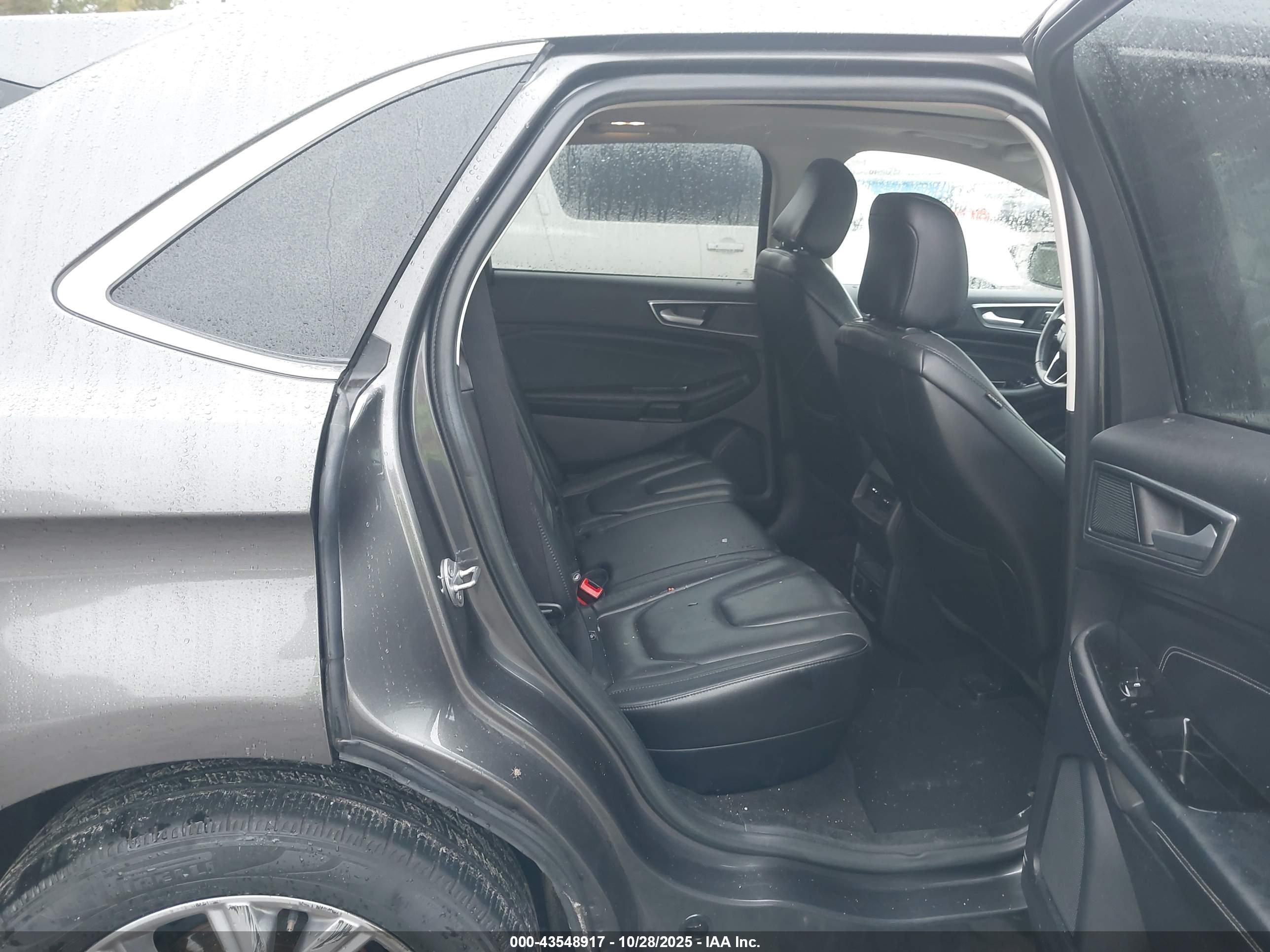 FORD EDGE image 8