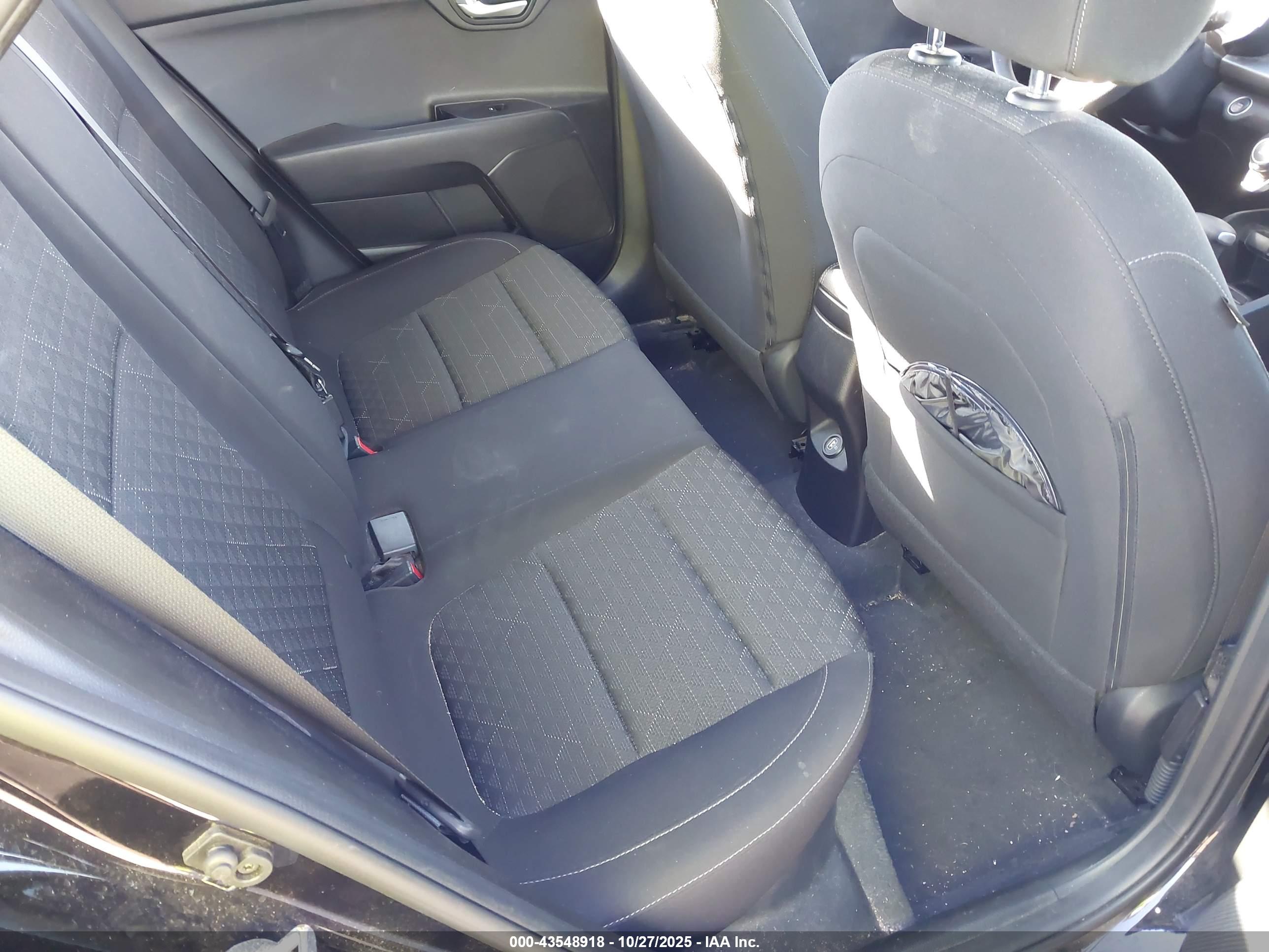 KIA RIO image 8