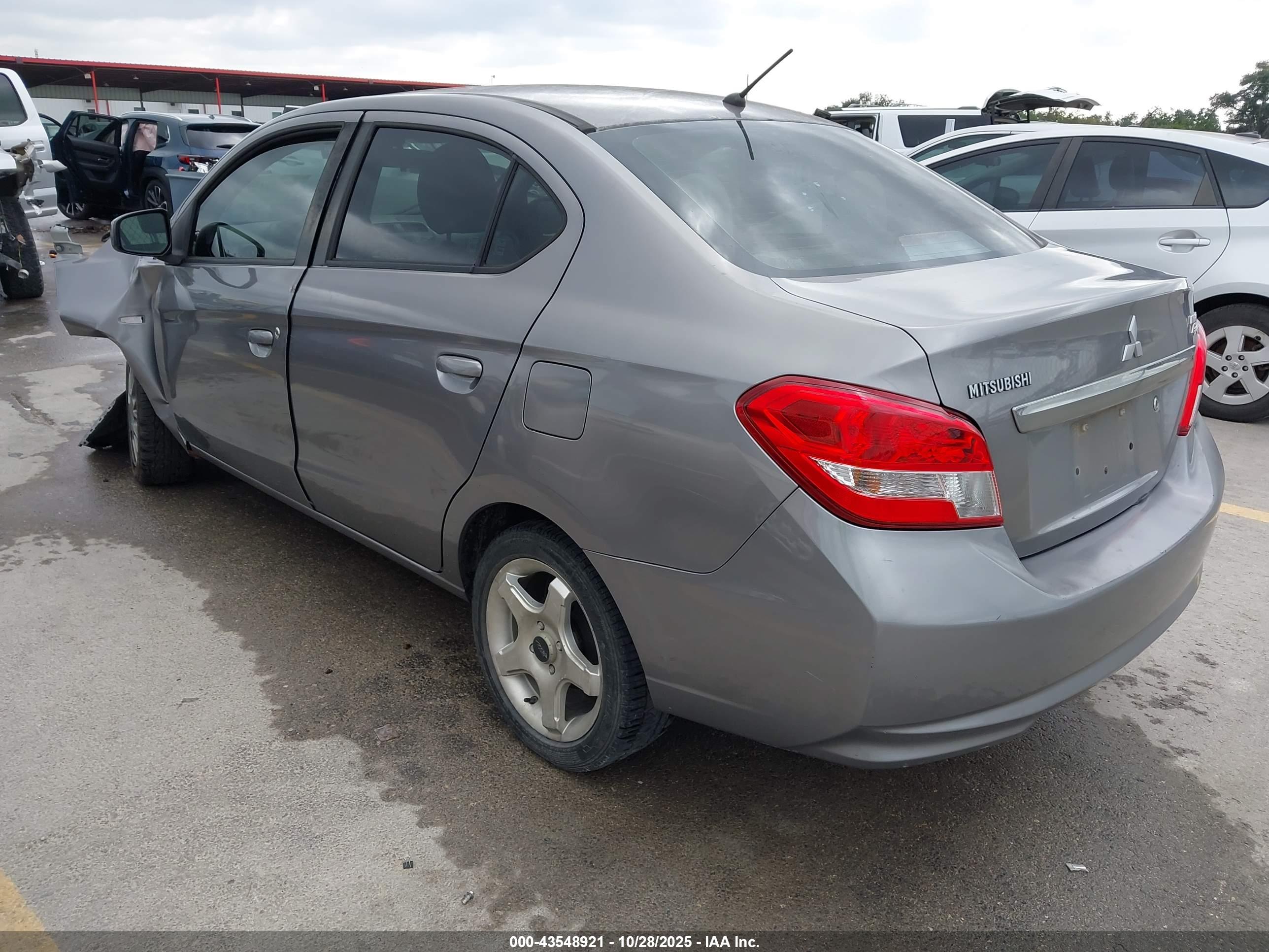 MITSUBISHI MIRAGE image 3
