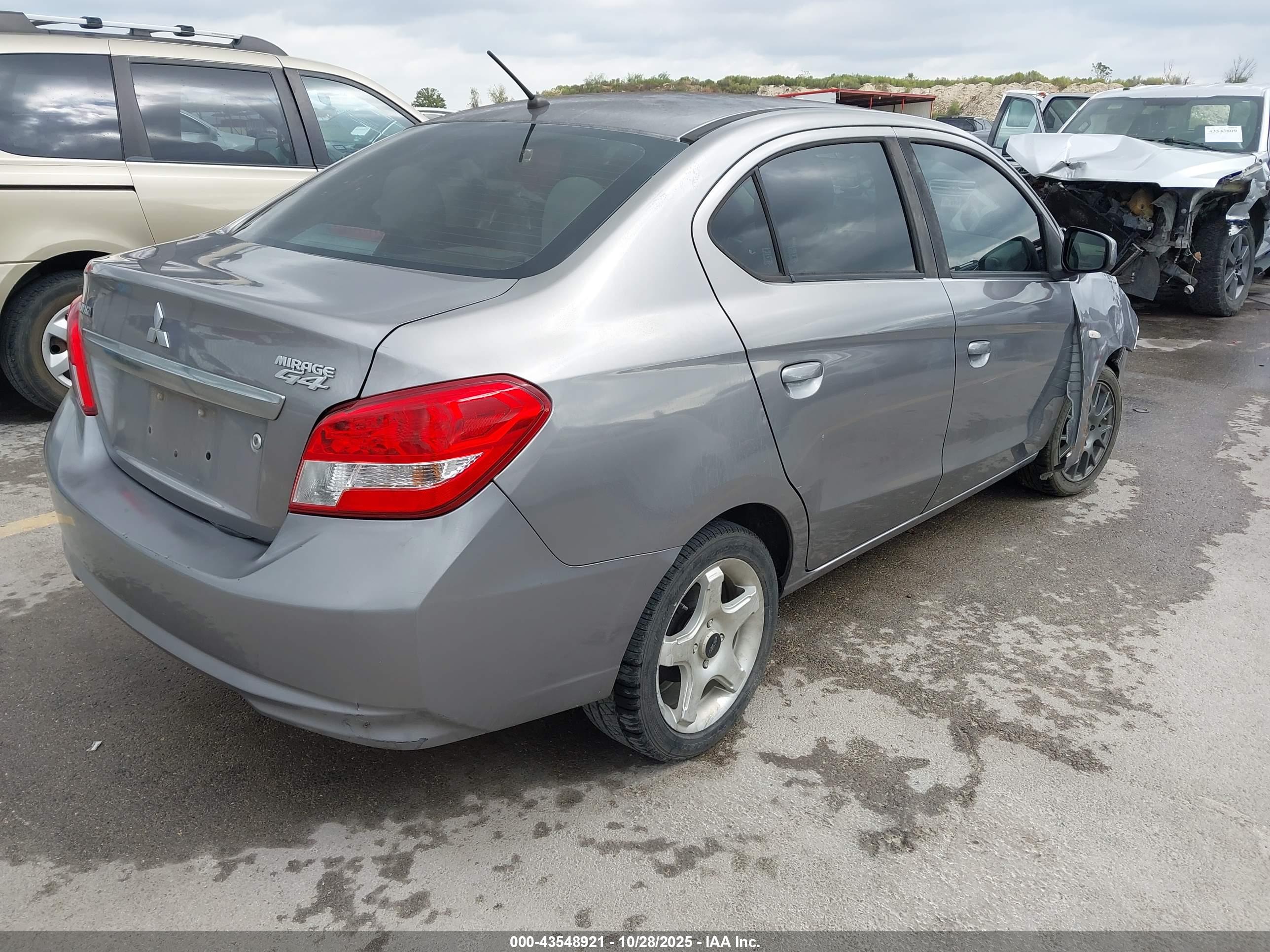 MITSUBISHI MIRAGE image 4