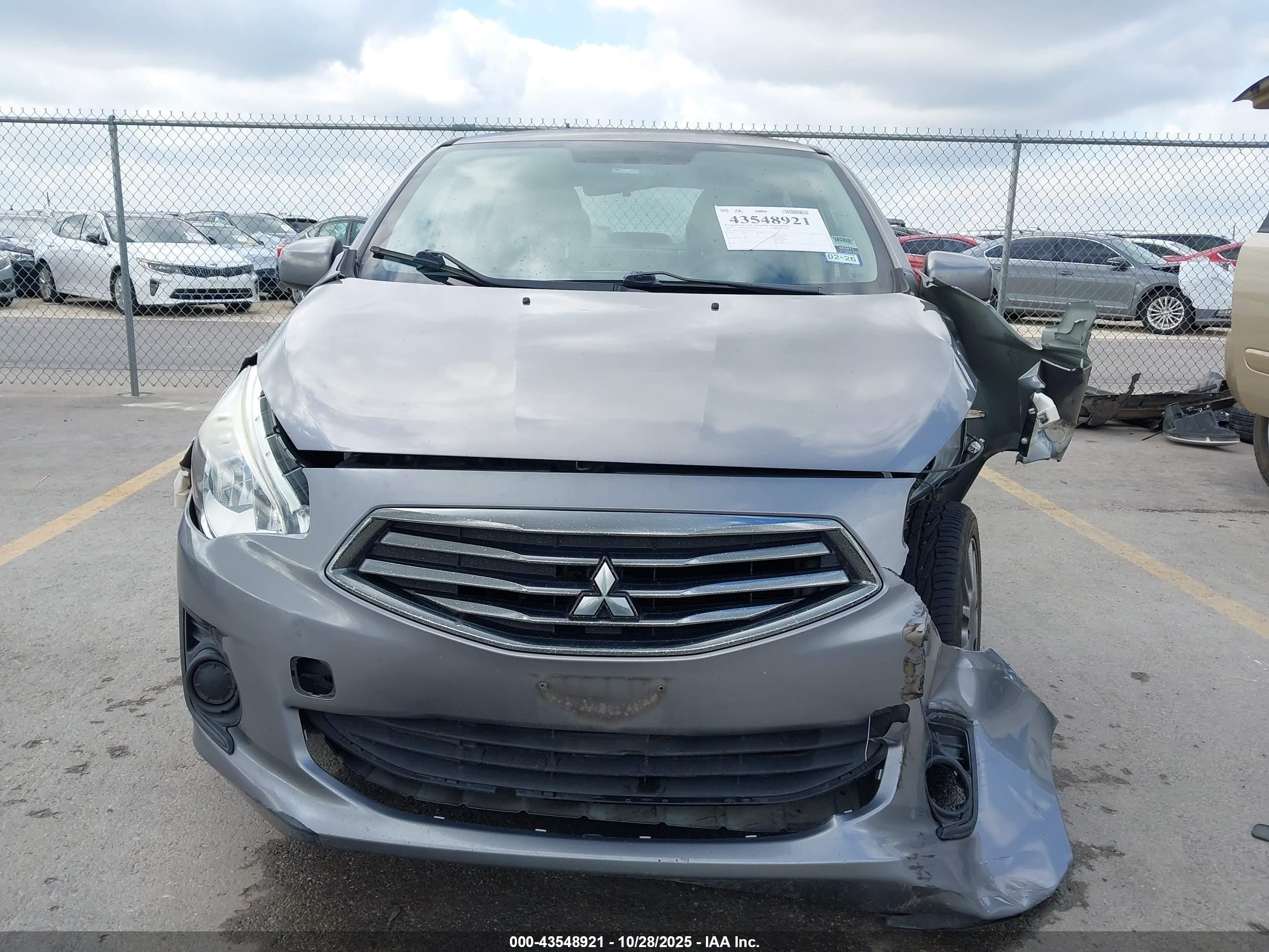 MITSUBISHI MIRAGE image 6