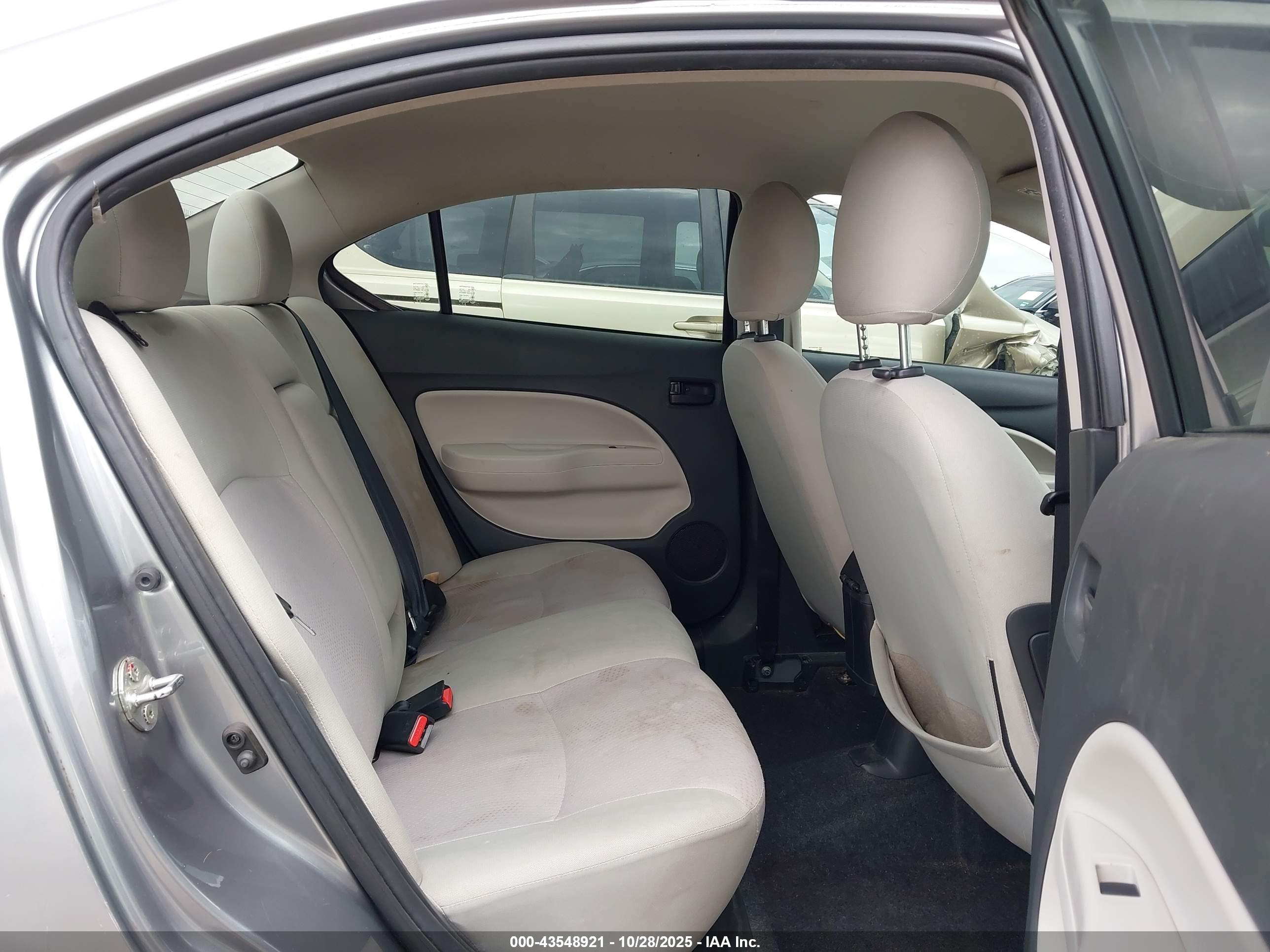 MITSUBISHI MIRAGE image 8