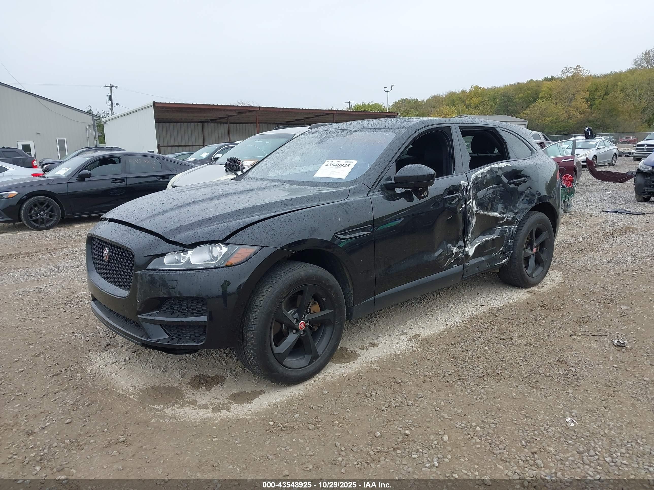 JAGUAR F-PACE image 2
