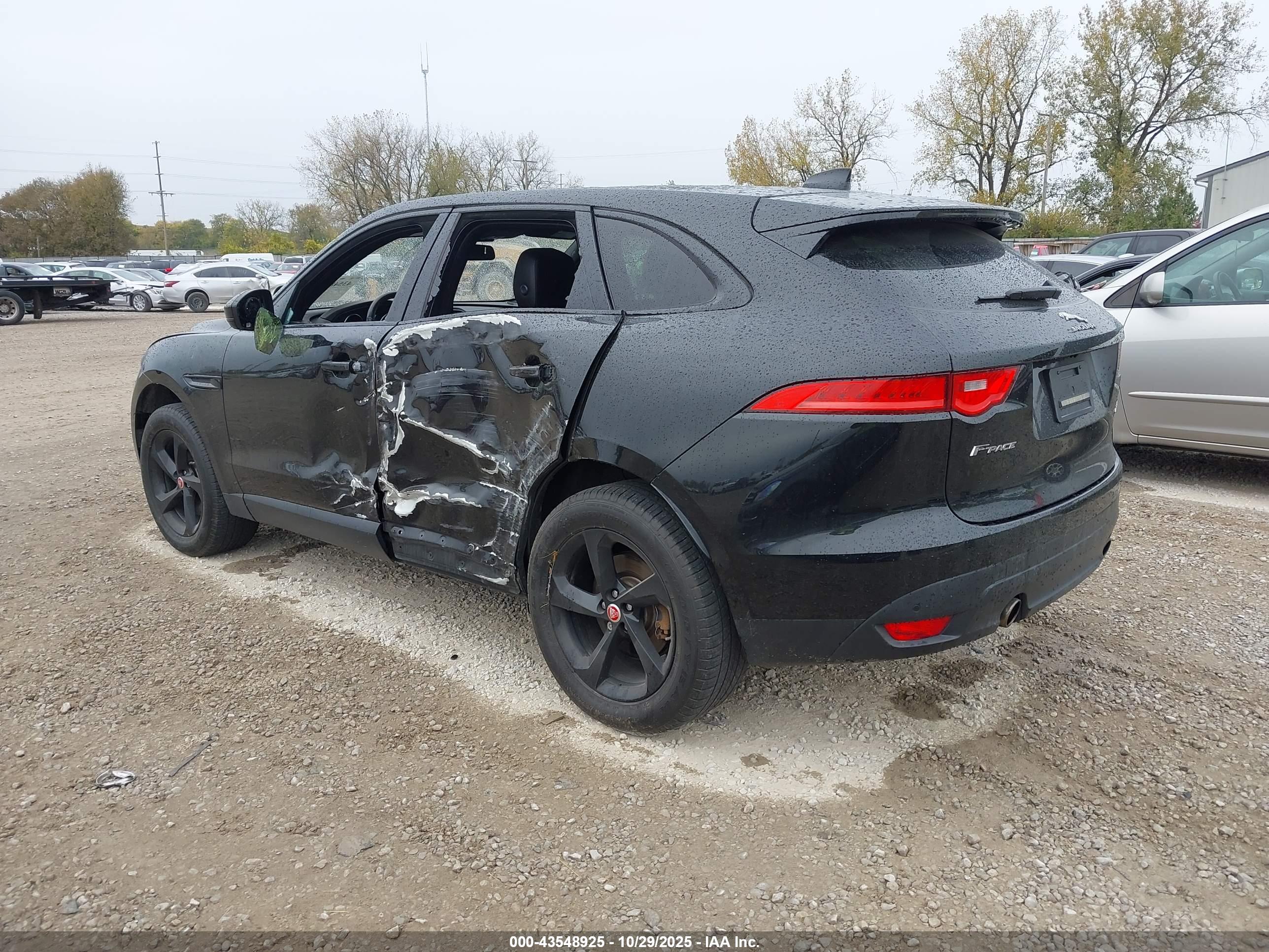 JAGUAR F-PACE image 3