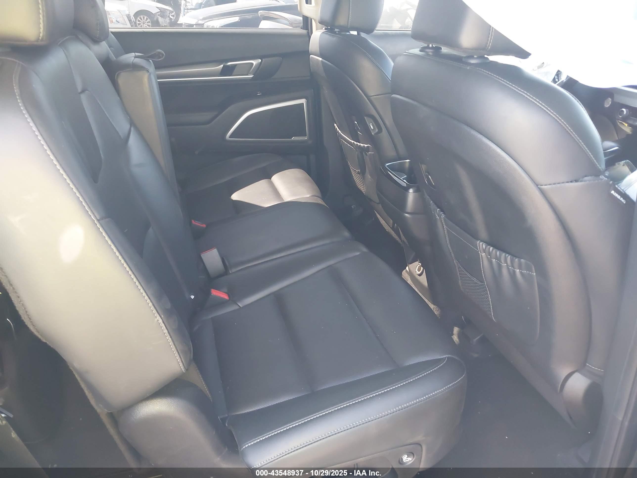 KIA TELLURIDE image 8