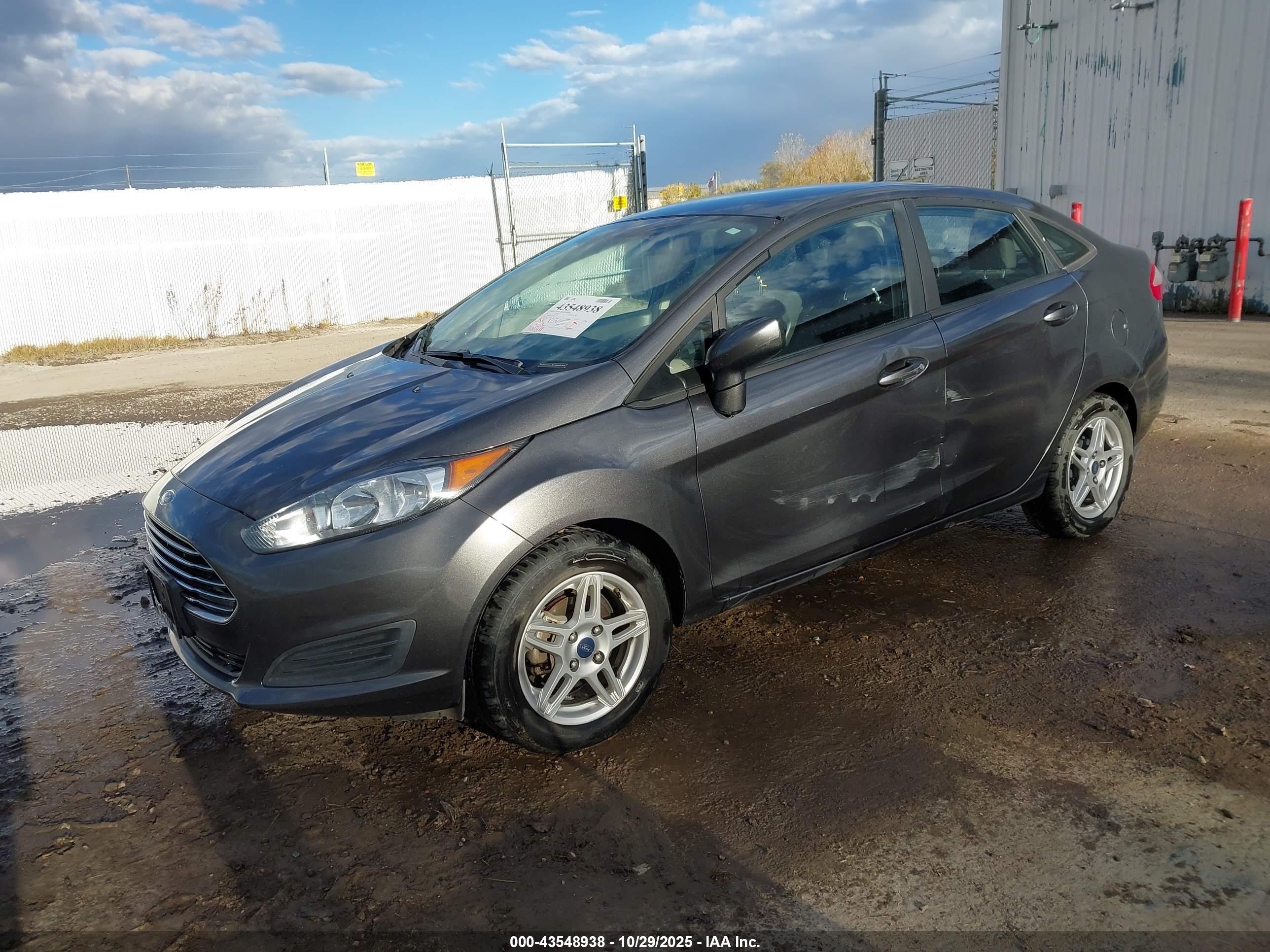 FORD FIESTA image 2