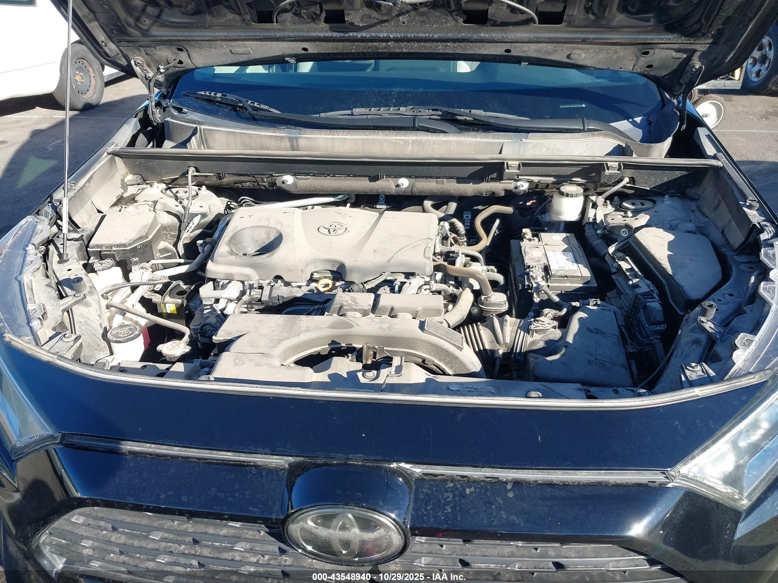 TOYOTA RAV4 image 10