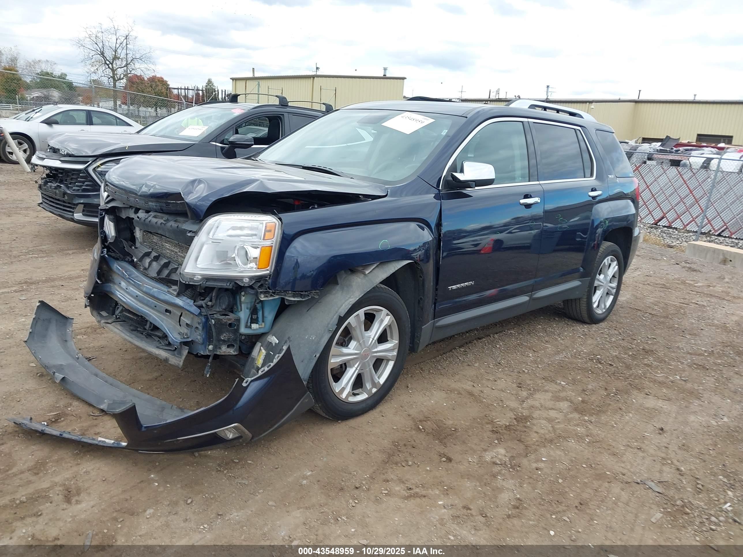 GMC TERRAIN image 2