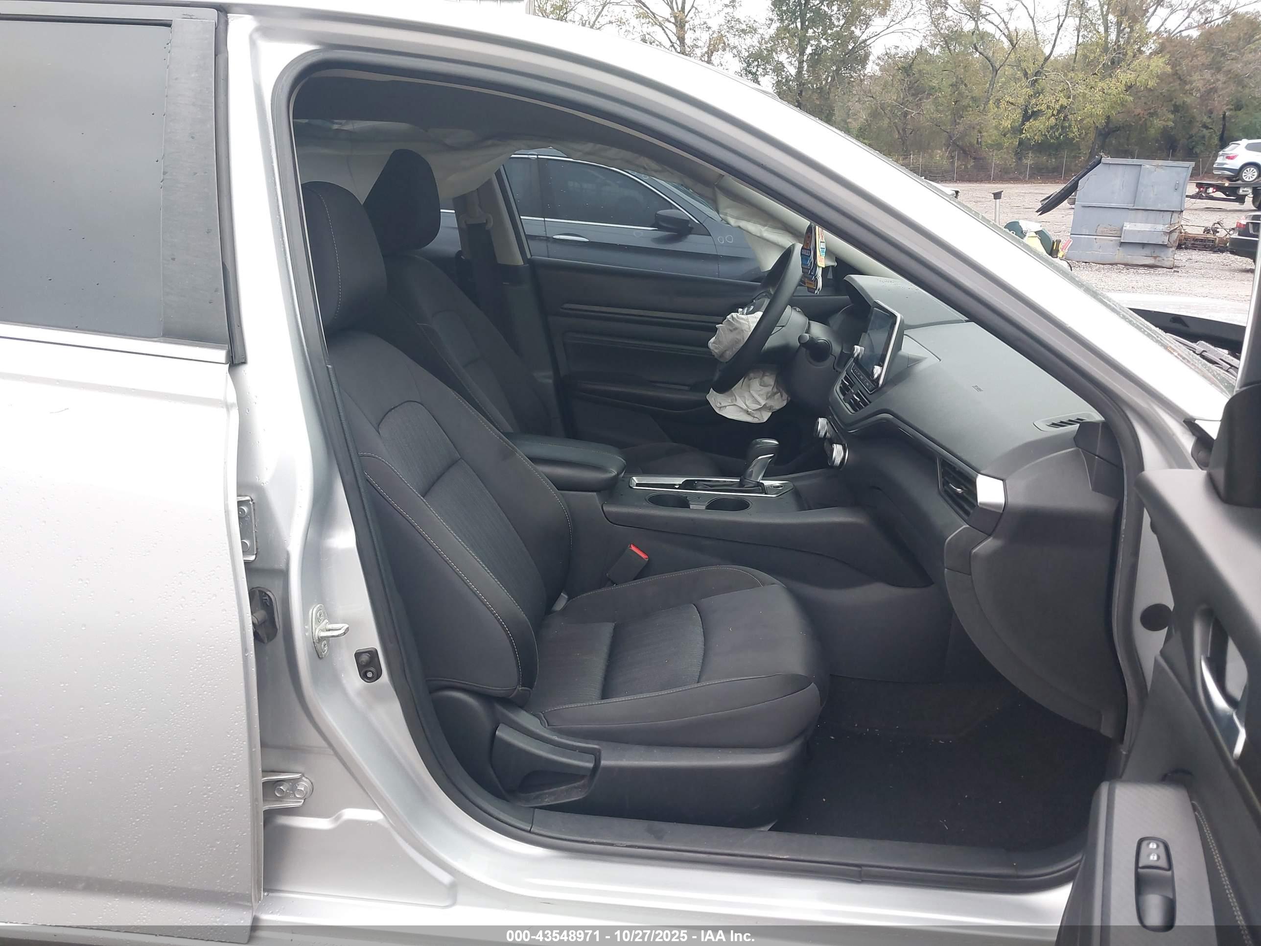 NISSAN ALTIMA image 5